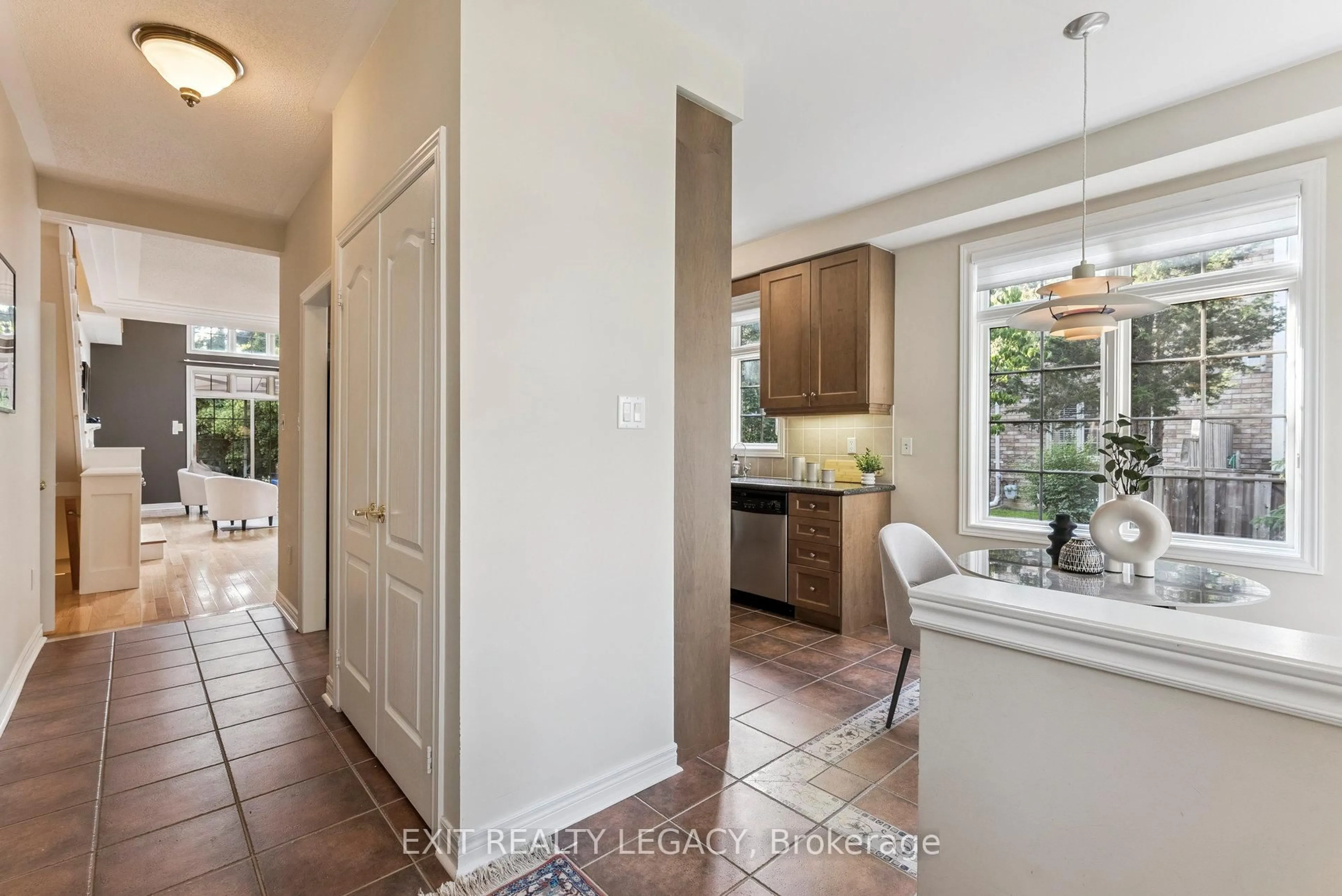 Indoor entryway for 54 Louisbourg Way, Markham Ontario L6E 2A2