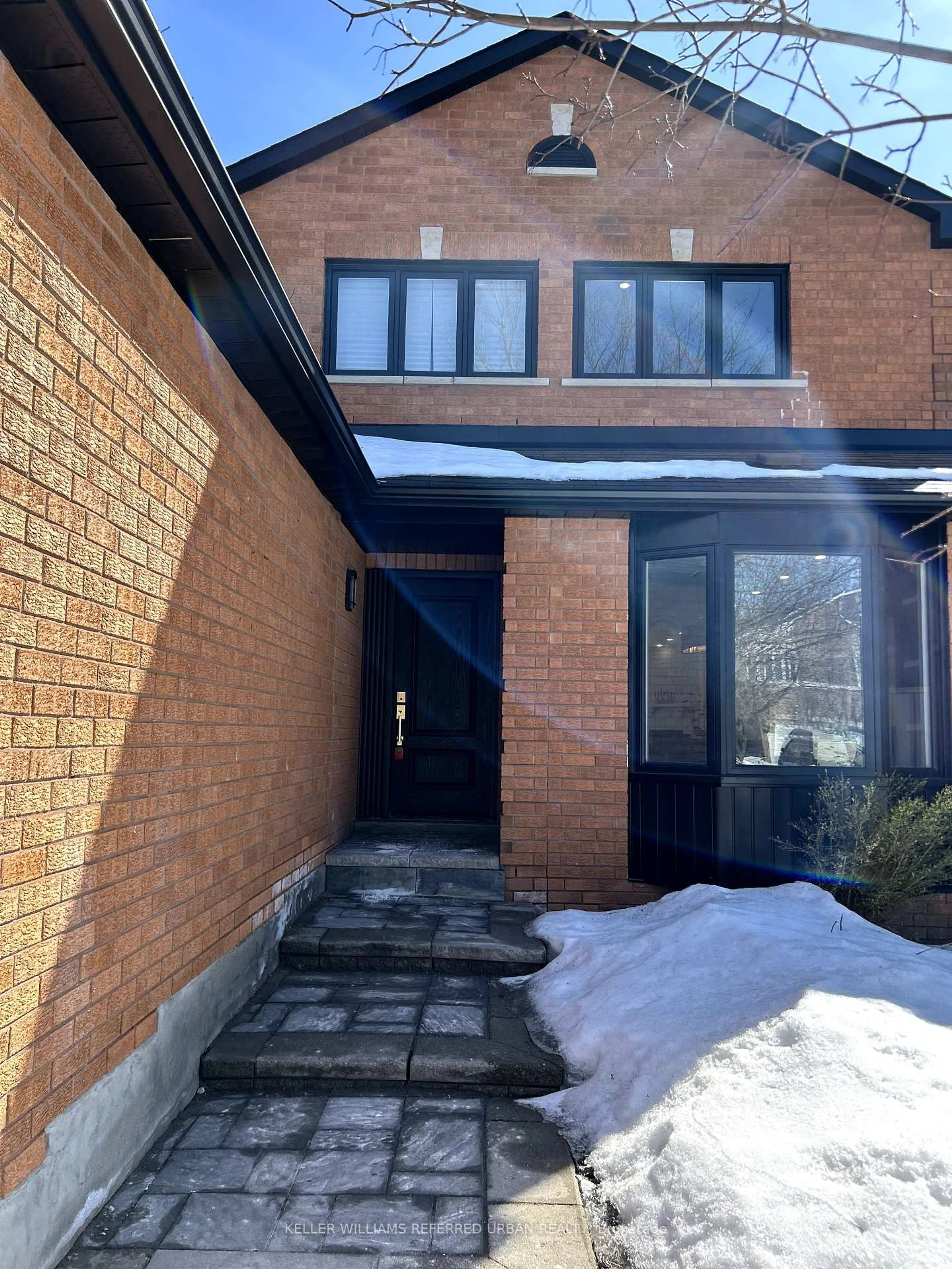 Home with brick exterior material, street for 228 Elman Cres, Newmarket Ontario L3Y 7X3