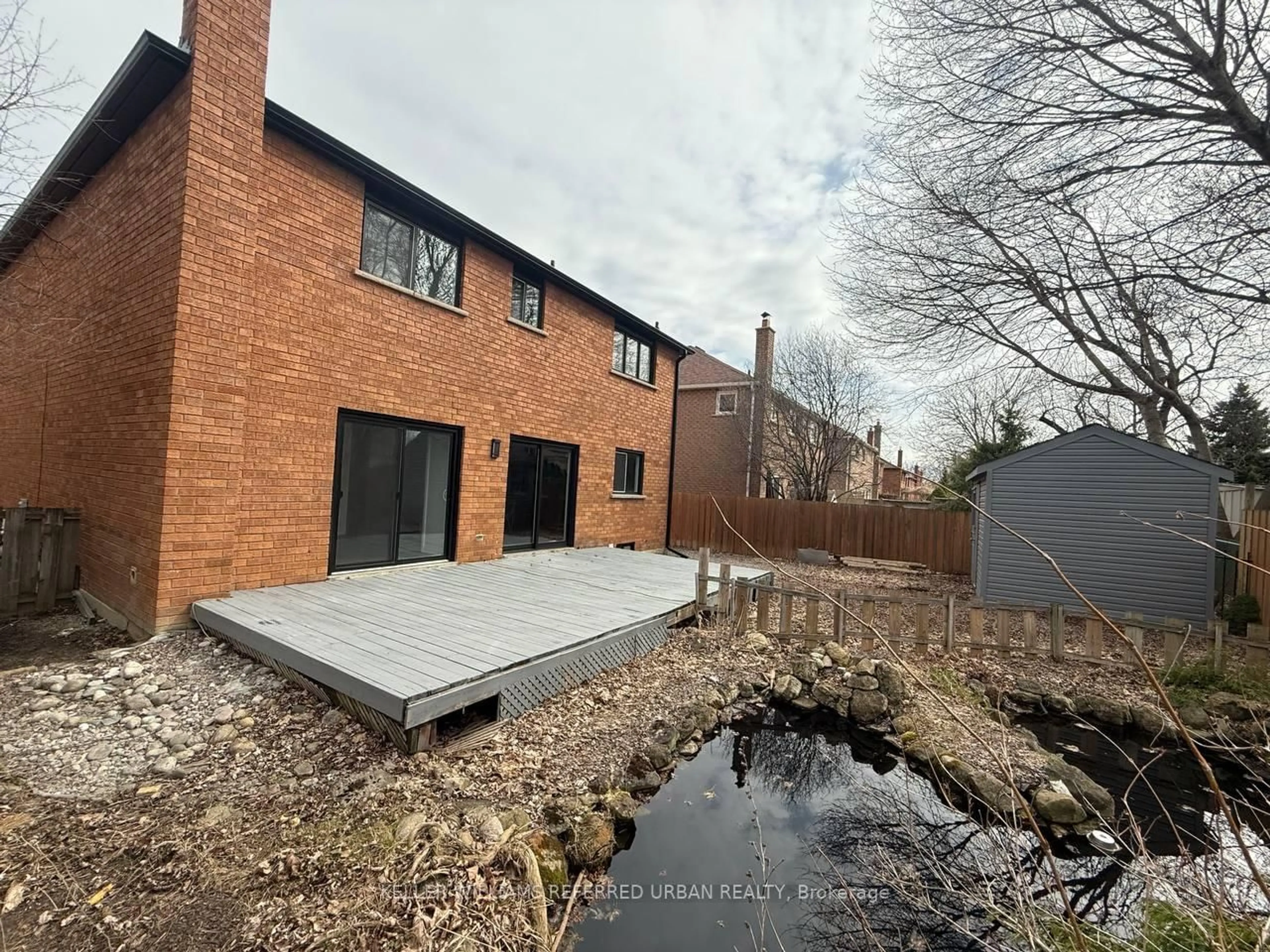 A pic from outside/outdoor area/front of a property/back of a property/a pic from drone, unknown for 228 Elman Cres, Newmarket Ontario L3Y 7X3