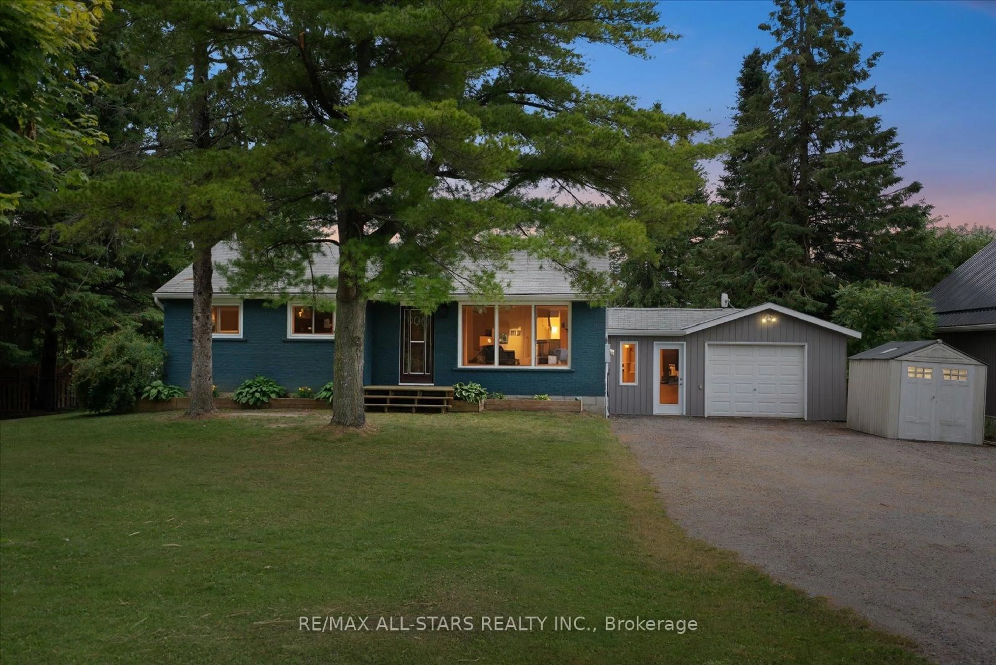 A pic from outside/outdoor area/front of a property/back of a property/a pic from drone, street for 1500 Concession 6 Rd, Brock Ontario L0K 1A0