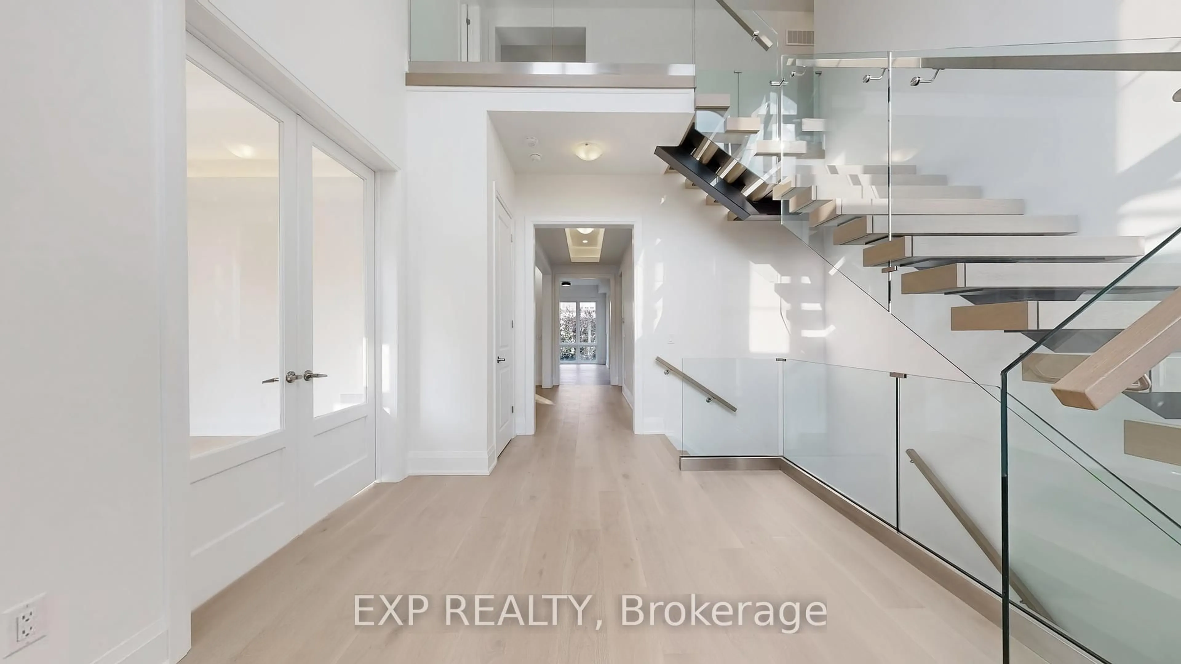 Indoor entryway for 38 Deanna Crt, Vaughan Ontario L4H 4X5