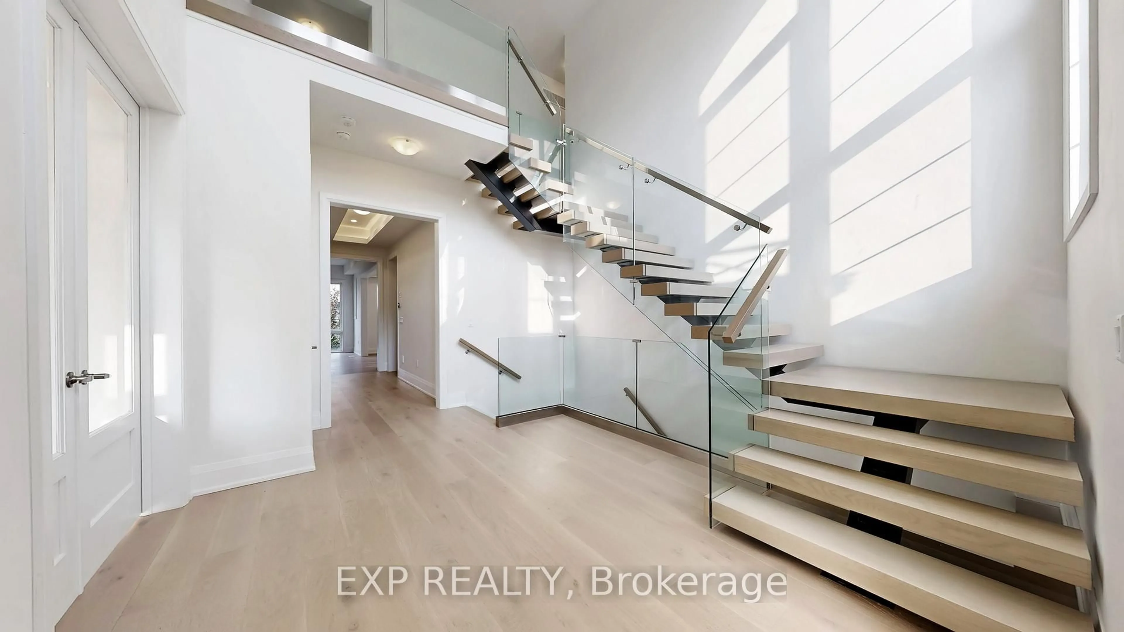 Indoor entryway for 38 Deanna Crt, Vaughan Ontario L4H 4X5