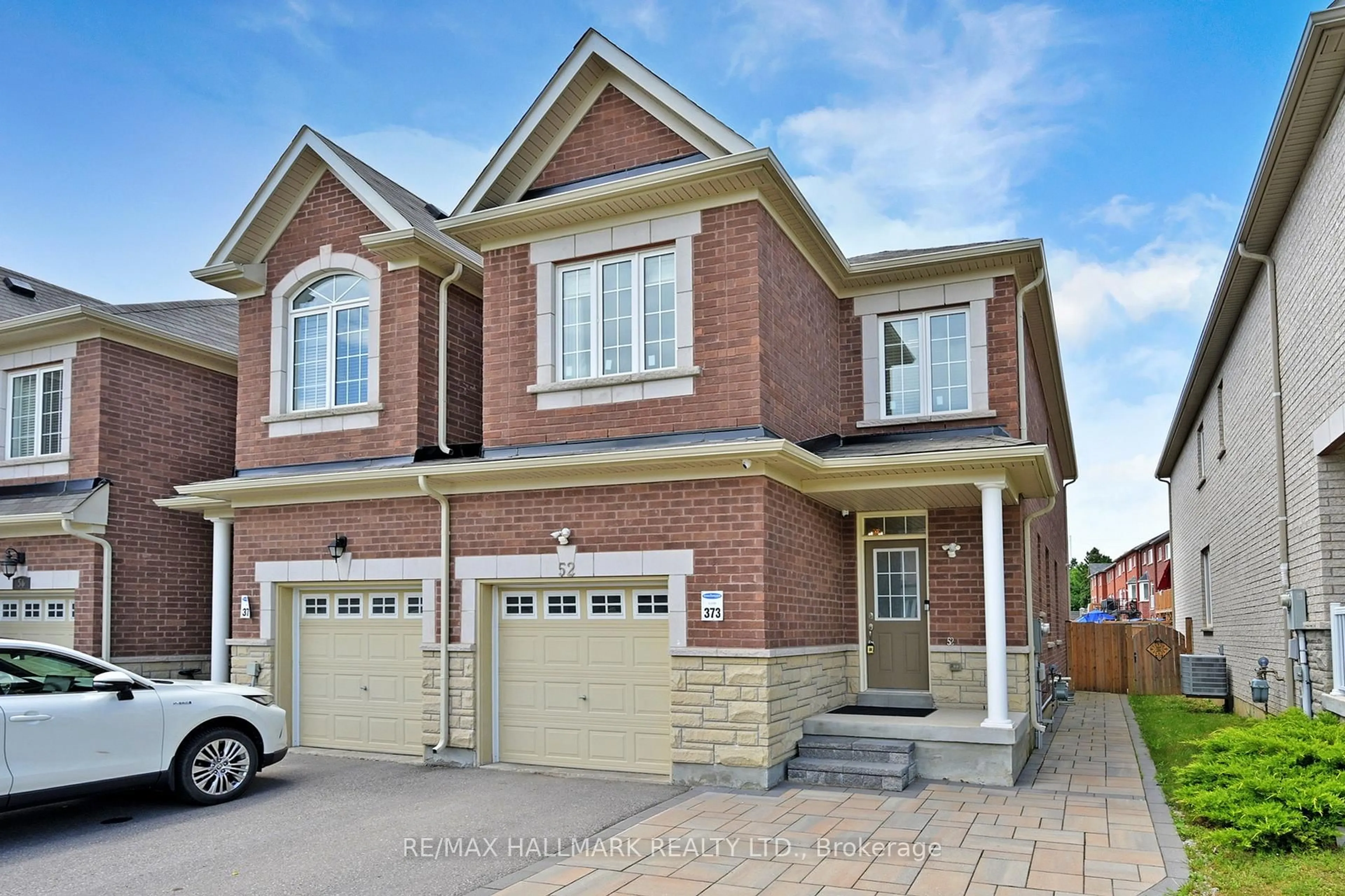 Home with brick exterior material, street for 52 Collin Crt, Richmond Hill Ontario L4E 0X6