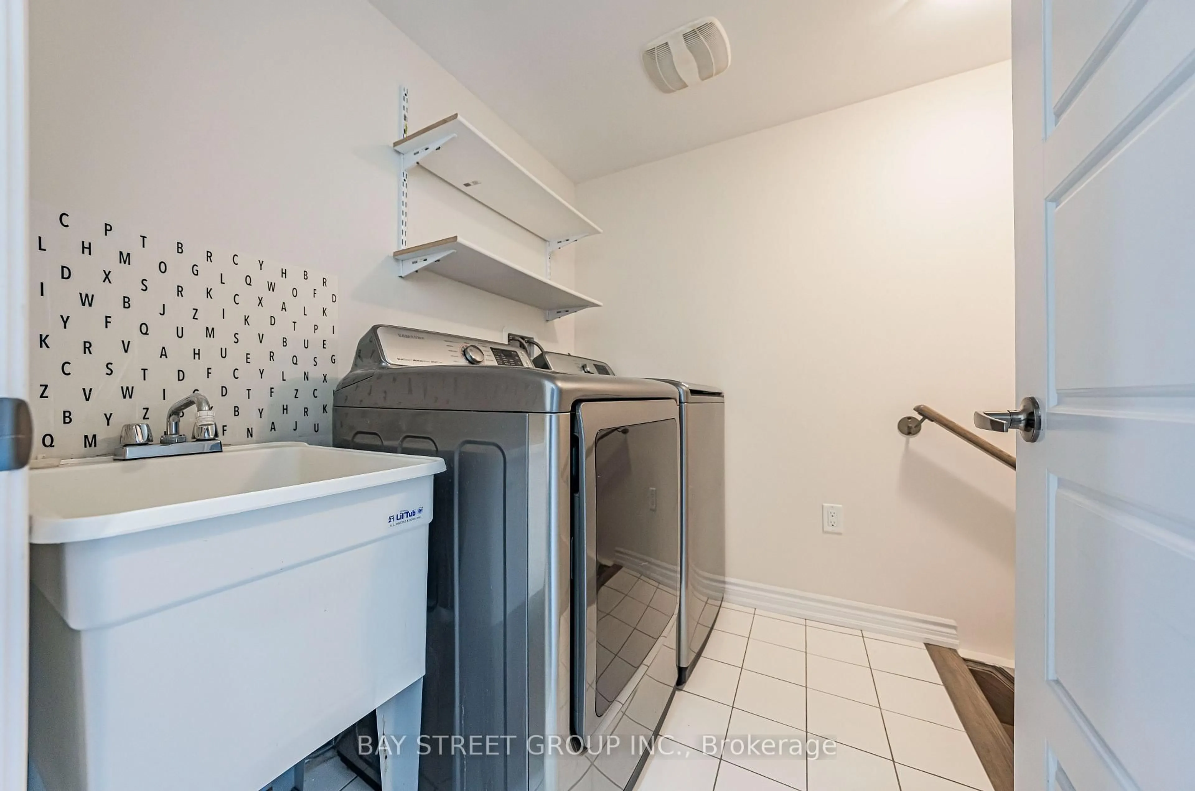 Laundry room for 32 Cafaro Lane, Markham Ontario L6C 0Z2