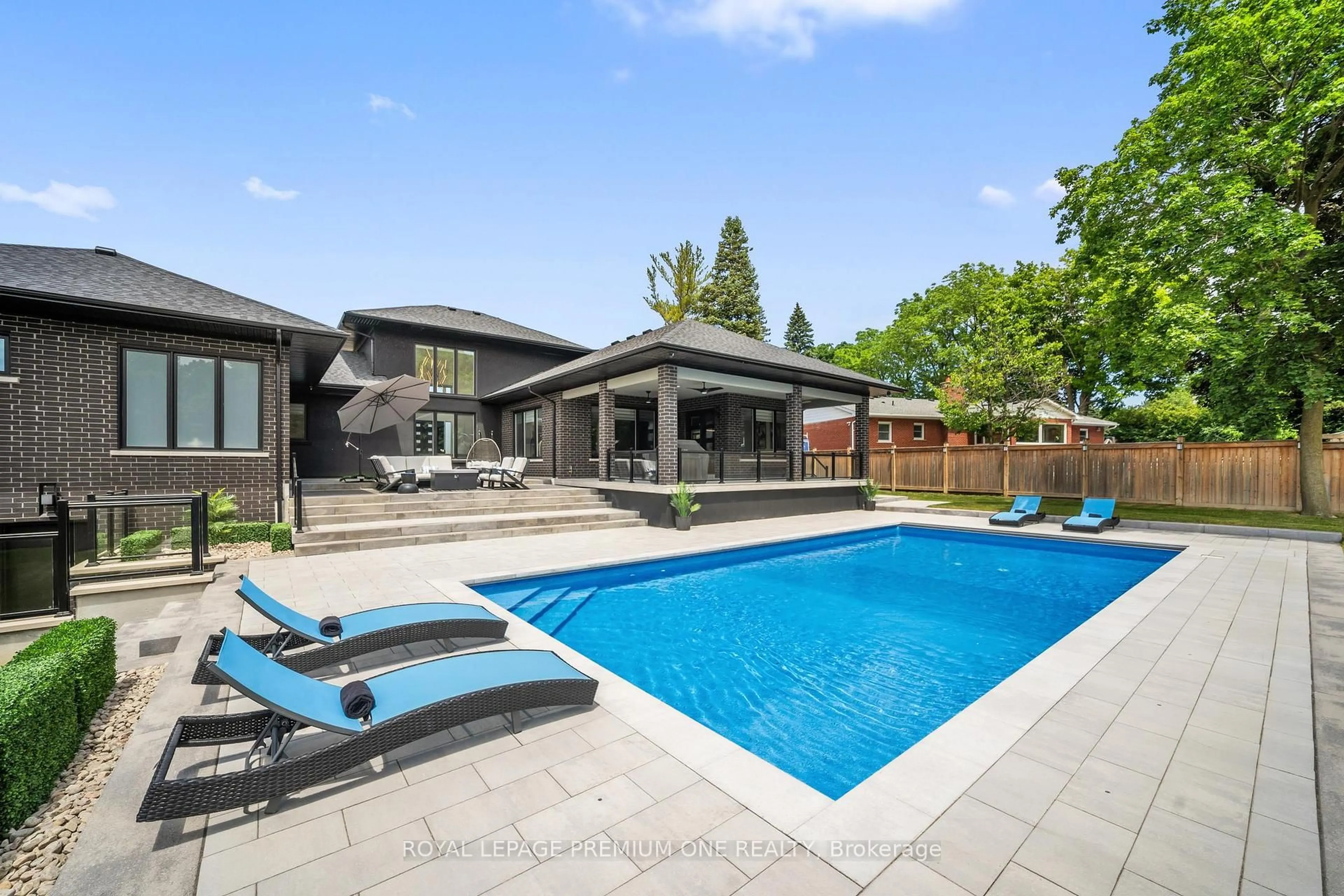 Unknown for 11 Hollywood Cres, King Ontario L0G 1N0