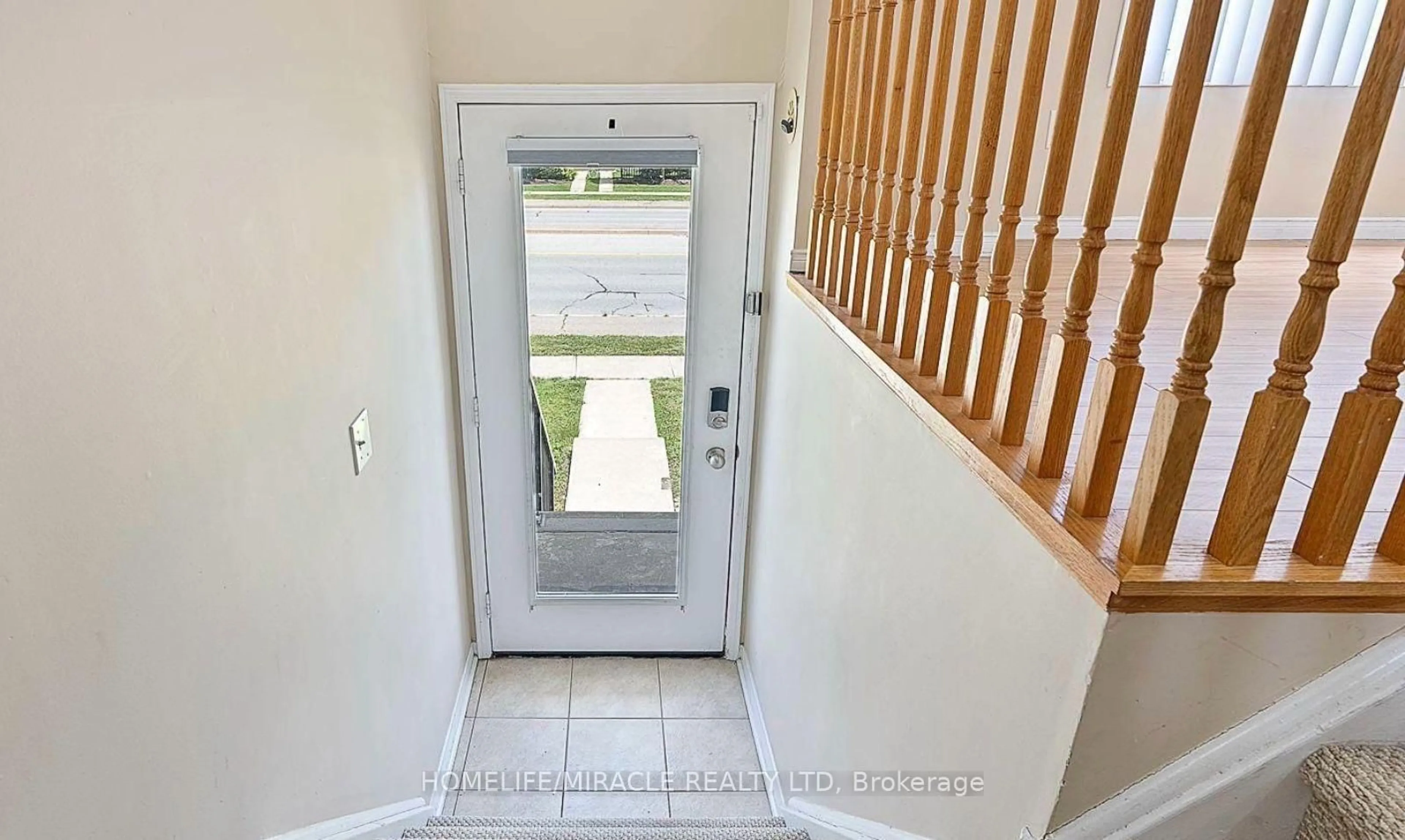 Indoor entryway for 5 Stackley Lane #704, Richmond Hill Ontario L4S 0N2