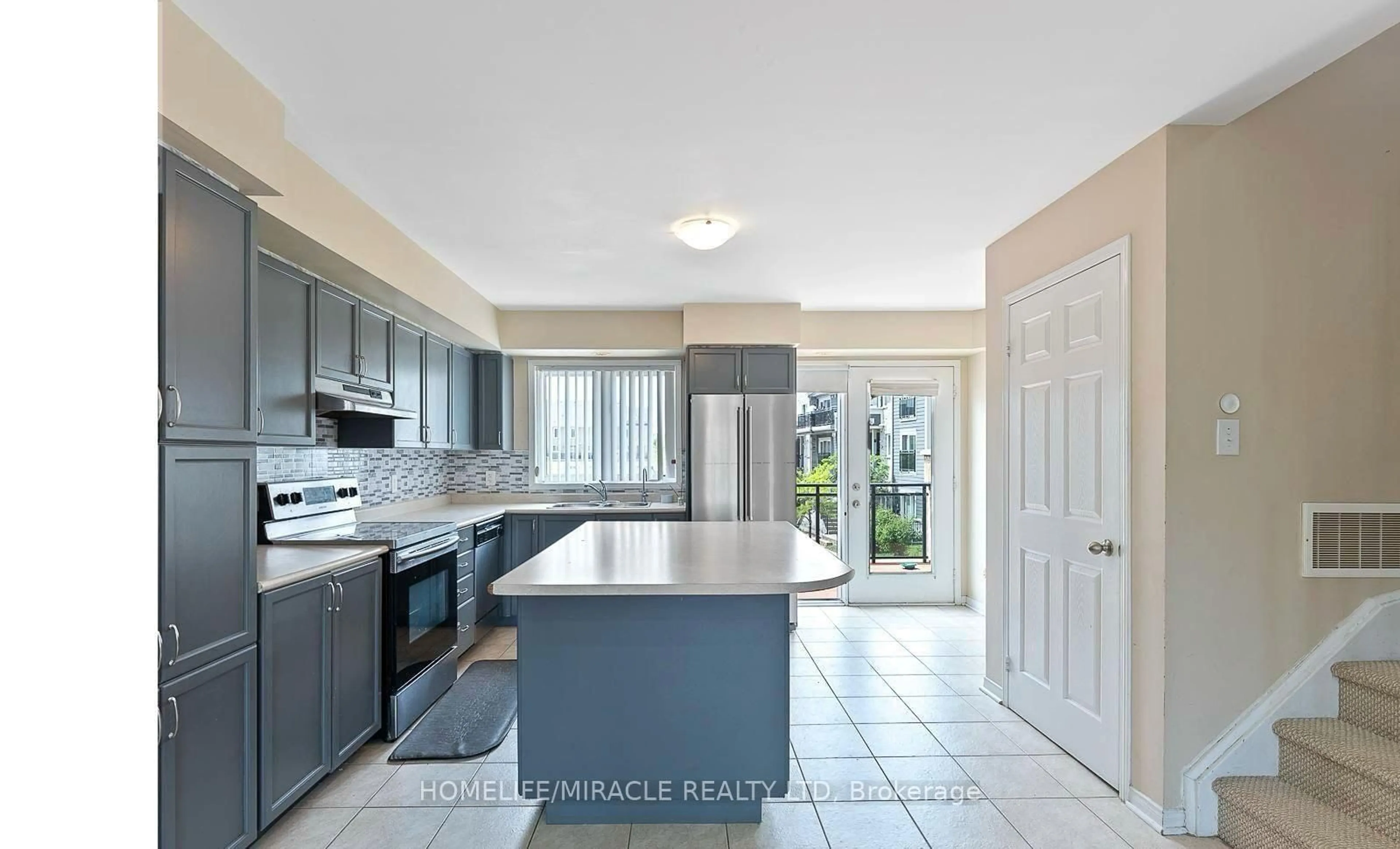 Open concept kitchen, ceramic/tile floor for 5 Stackley Lane #704, Richmond Hill Ontario L4S 0N2