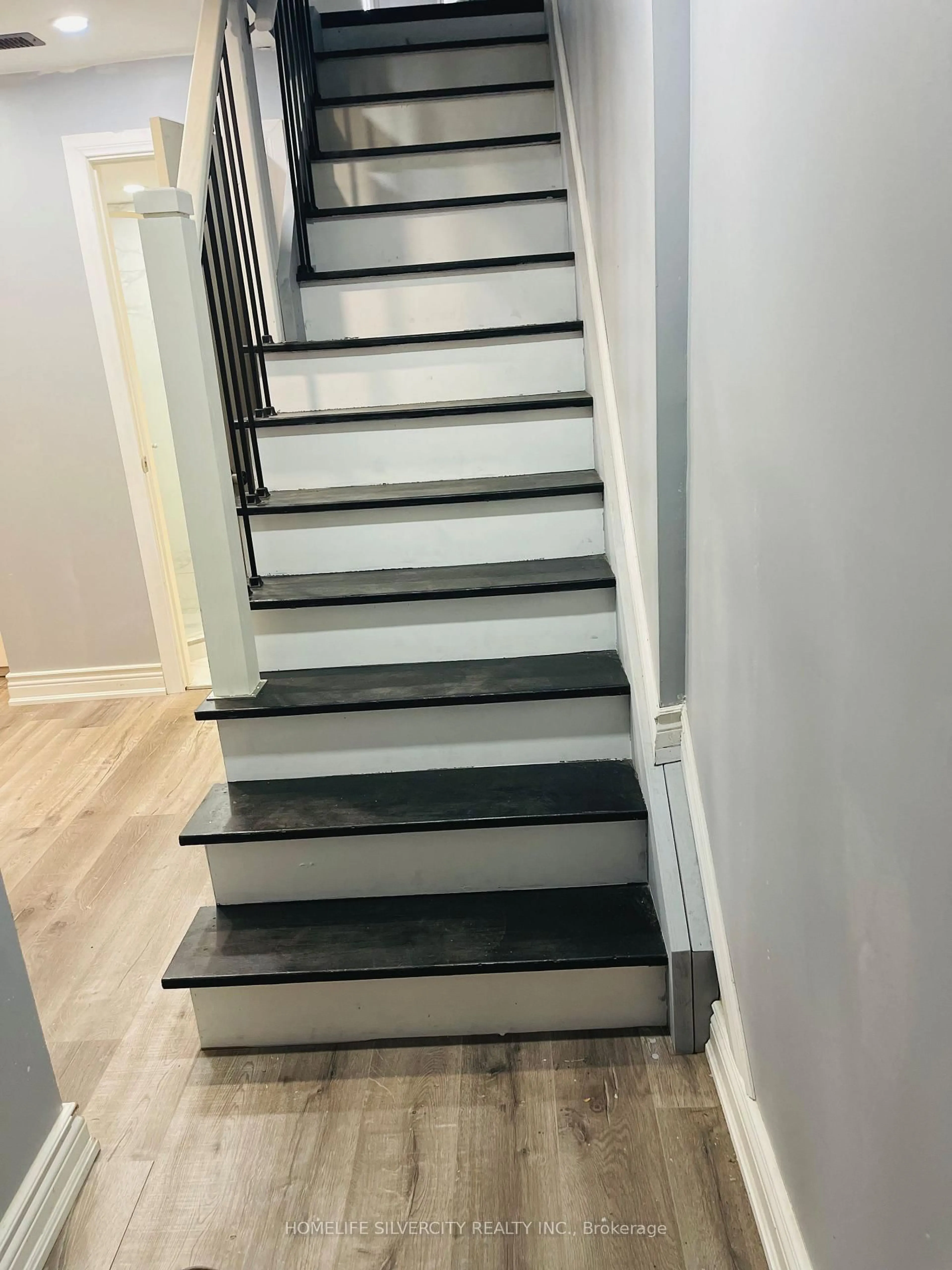 Stairs for 10 Porter Ave #9, Vaughan Ontario L4L 0H1