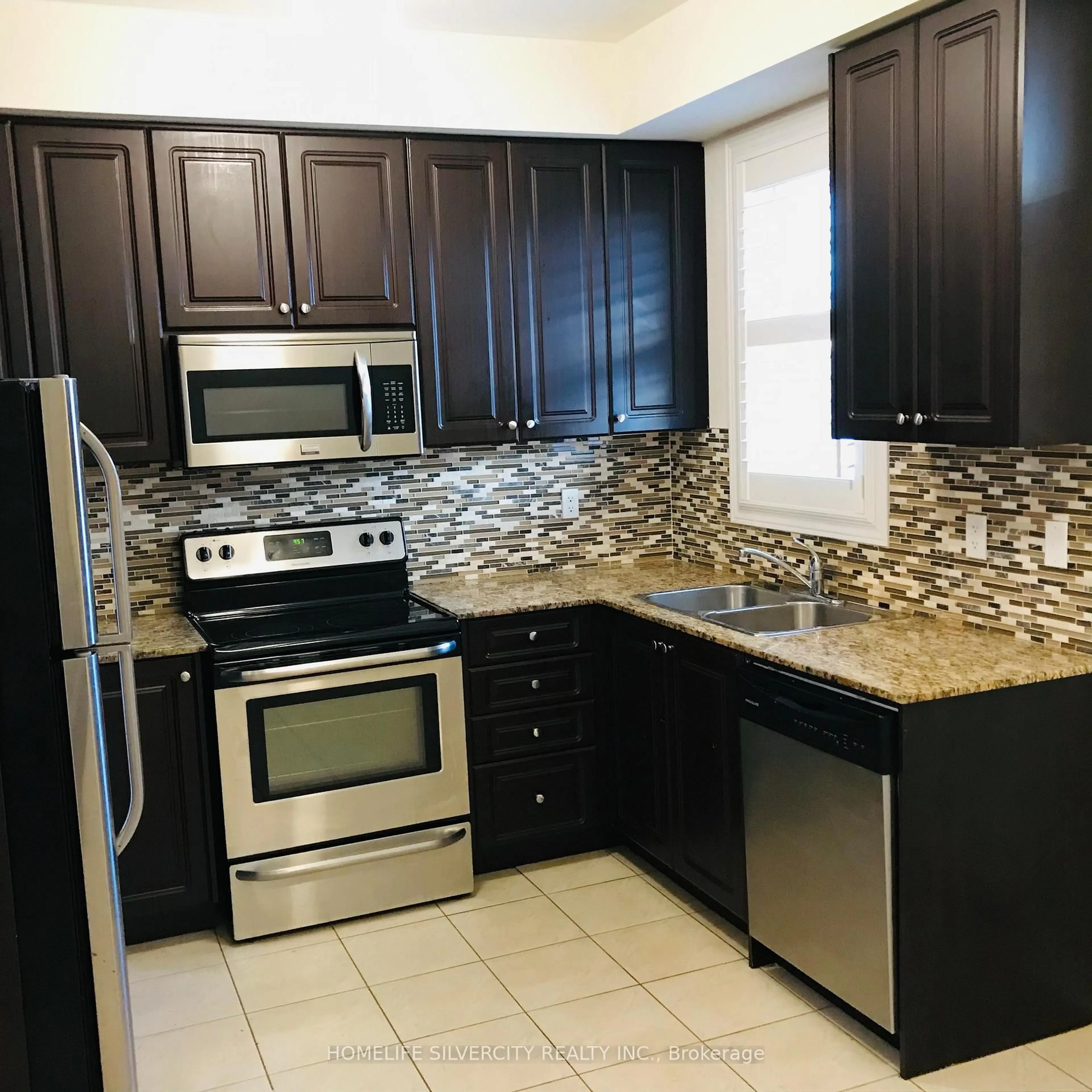 Standard kitchen, ceramic/tile floor for 10 Porter Ave #9, Vaughan Ontario L4L 0H1