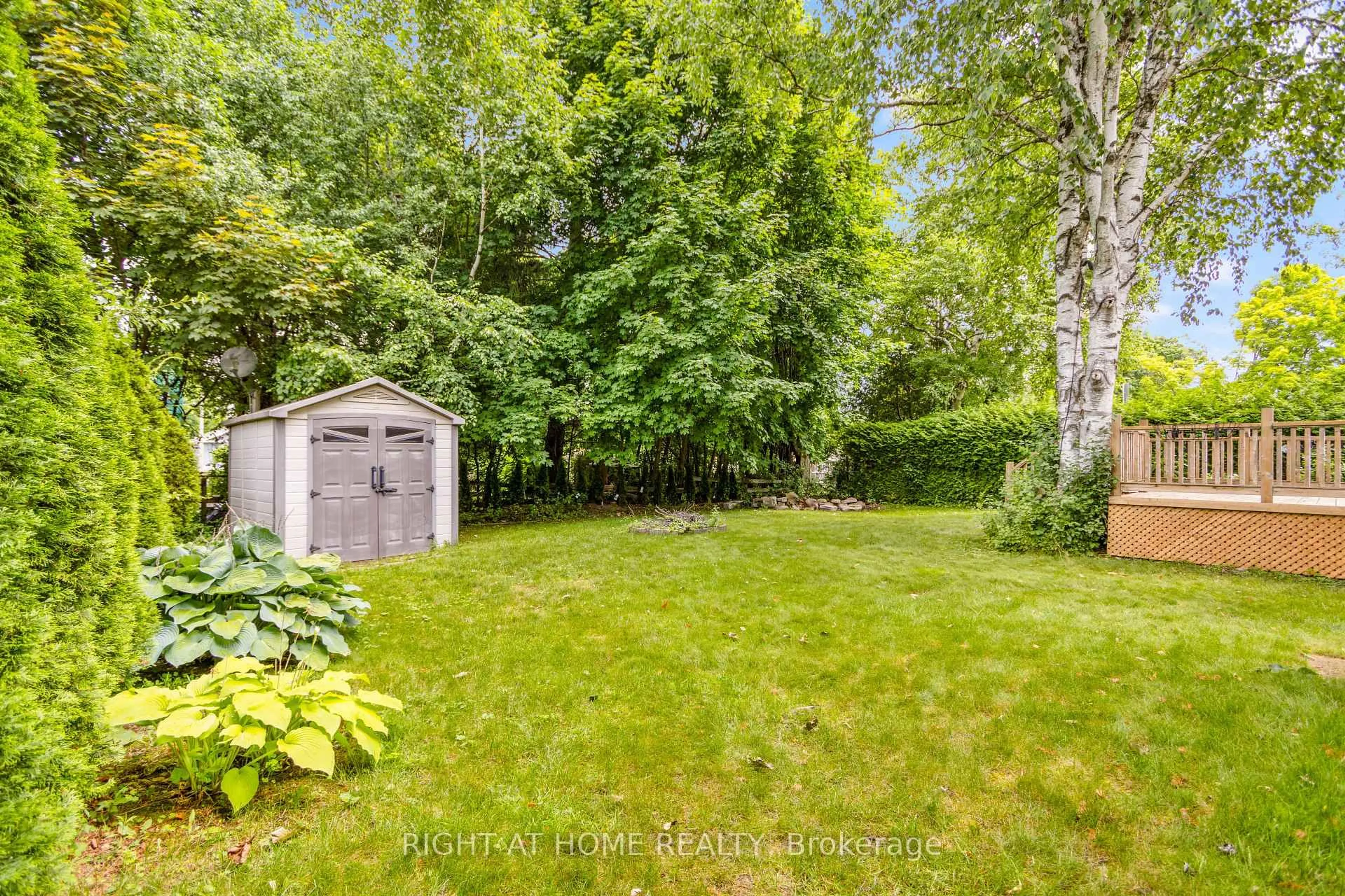 Shed for 102 Murray Dr, Aurora Ontario L4G 2C5