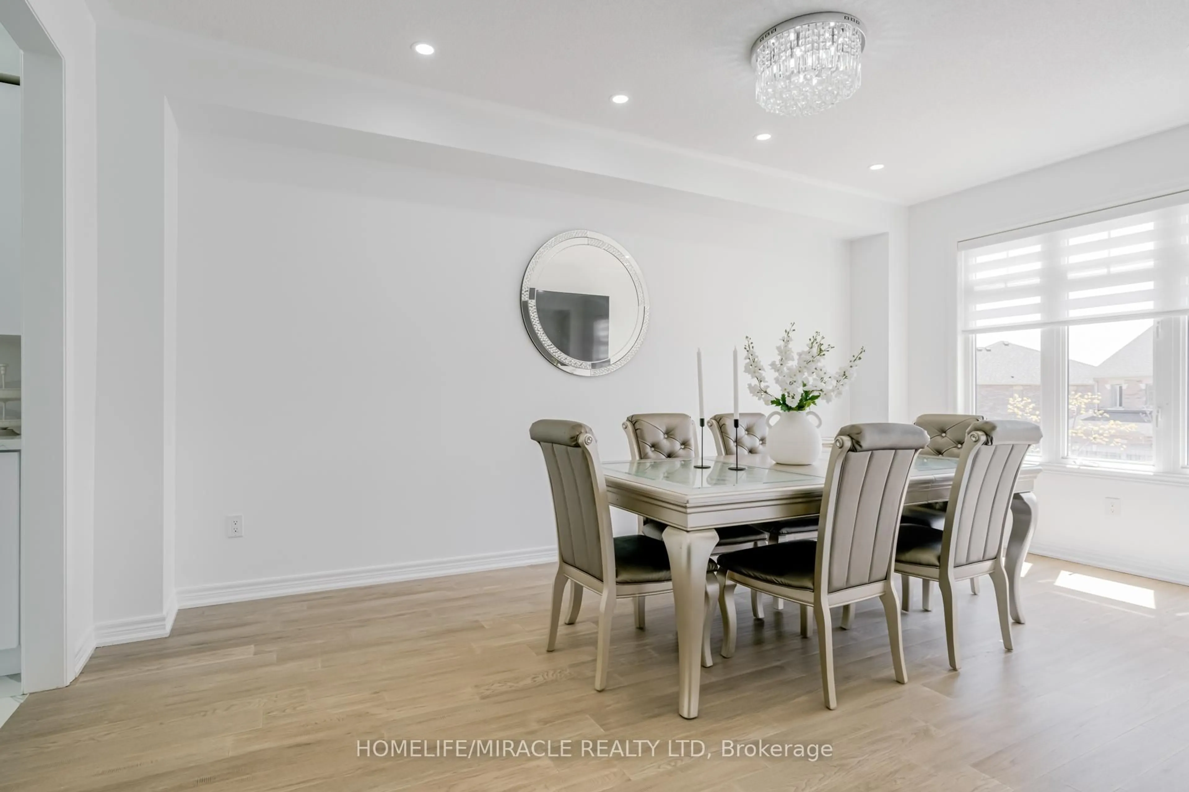 Dining room, unknown for 69 Sutcliffe Way, New Tecumseth Ontario L9R 0N8