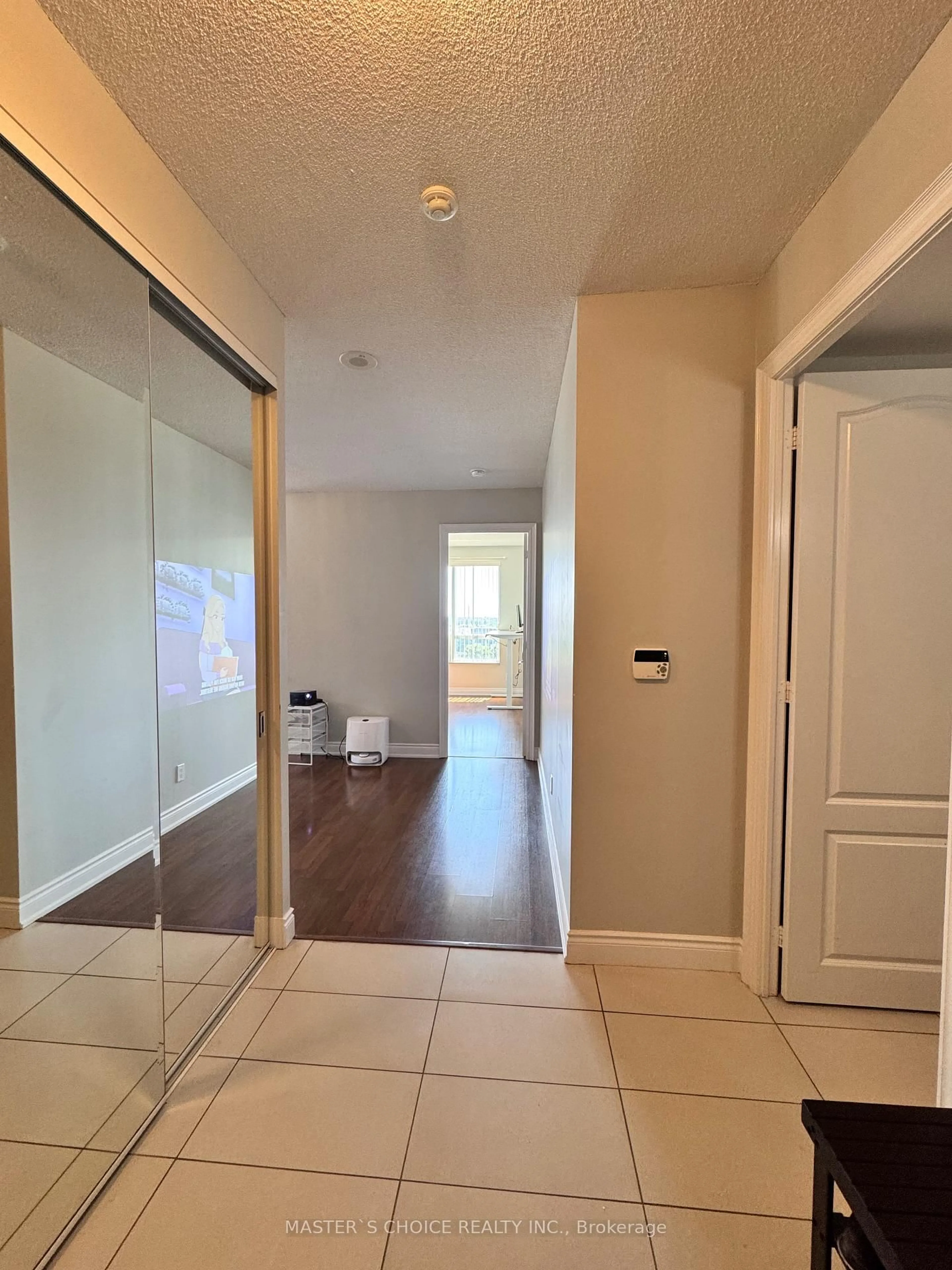 Indoor entryway for 50 Clegg Rd #1105, Markham Ontario L6G 0C6