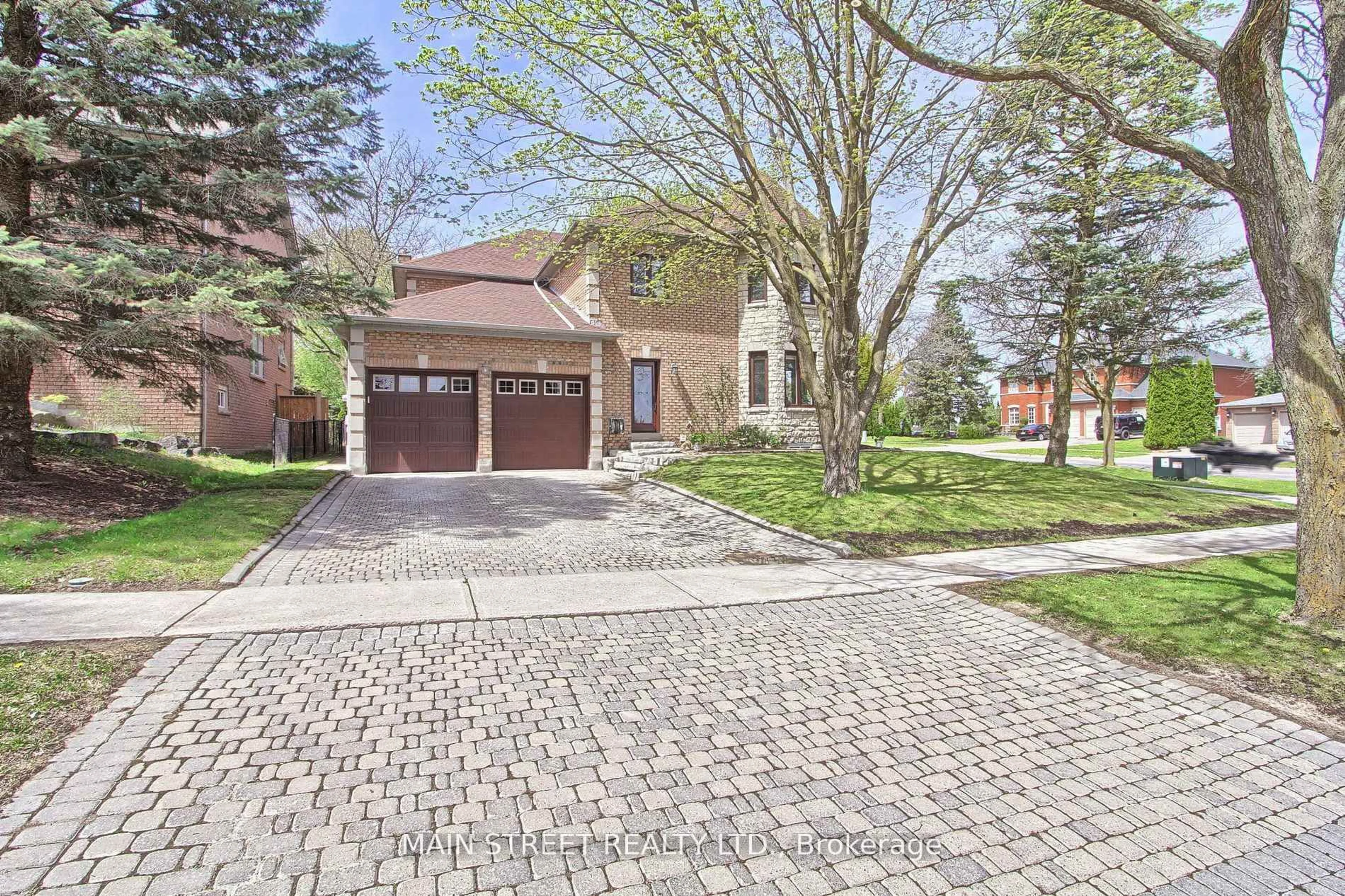 Home with brick exterior material, street for 898 Stonehaven Ave, Newmarket Ontario L3X 1K7