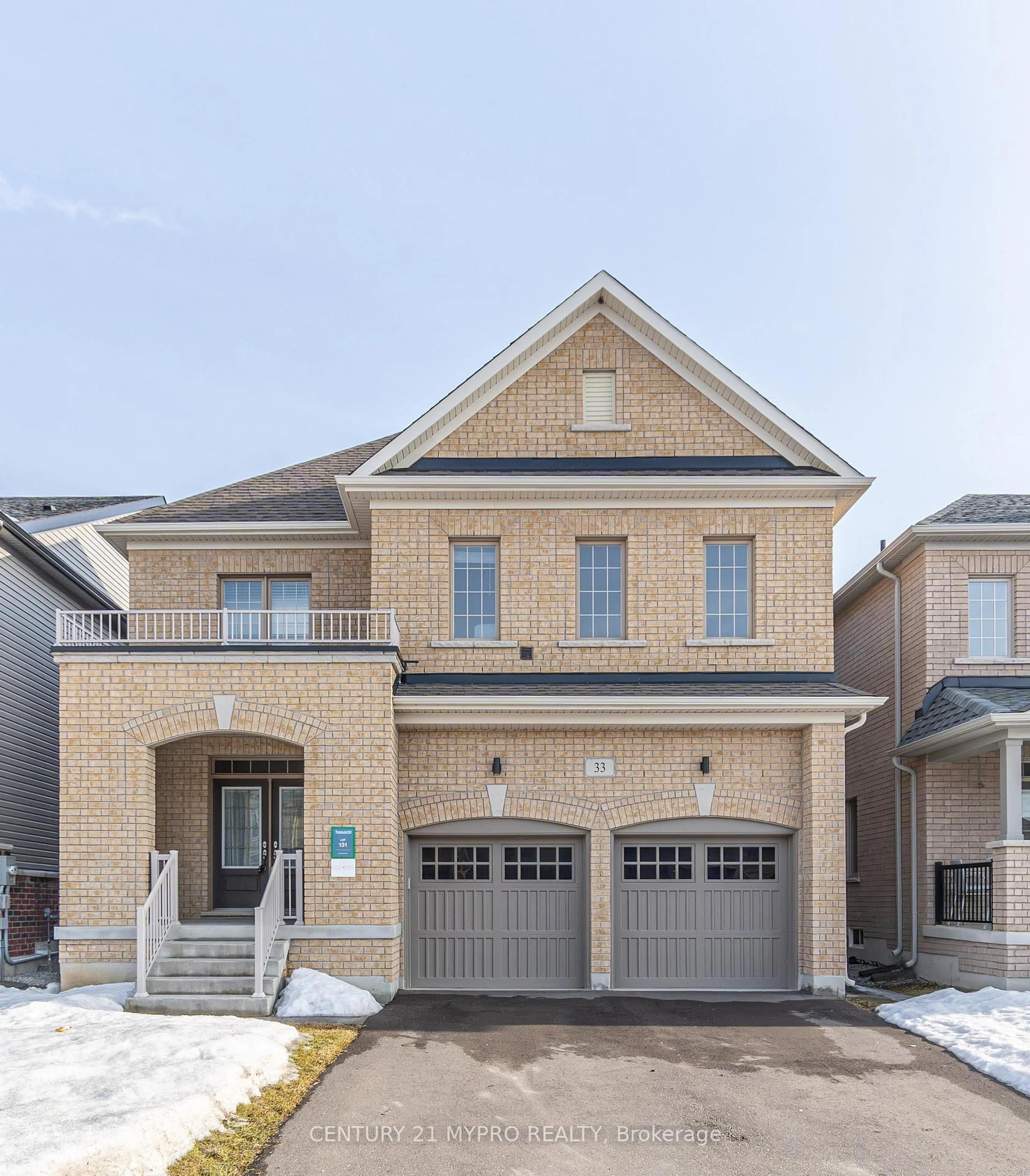 Home with brick exterior material, street for 33 PIETROWSKI Dr, Georgina Ontario L4P 0J7