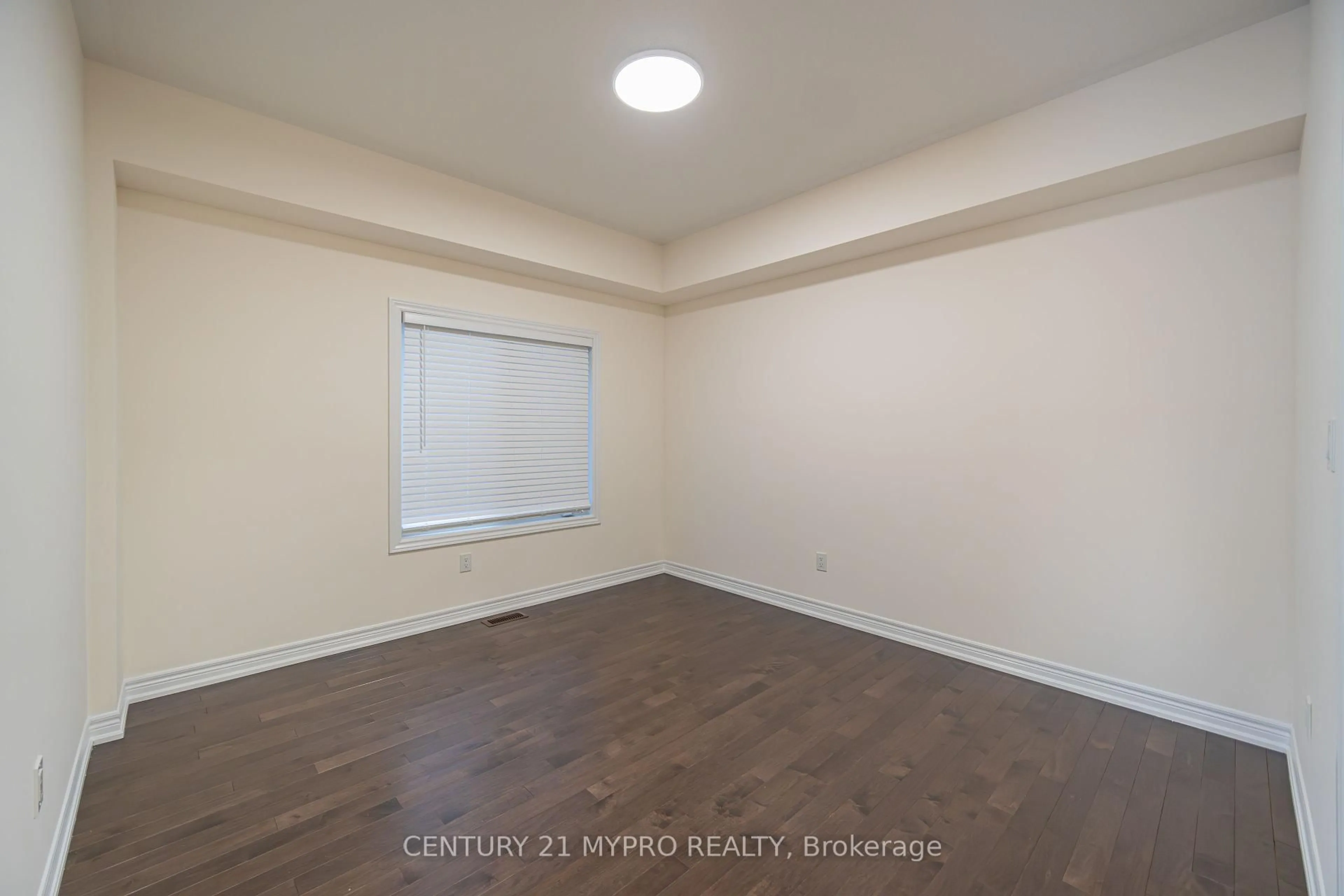 A pic of a room for 33 PIETROWSKI Dr, Georgina Ontario L4P 0J7