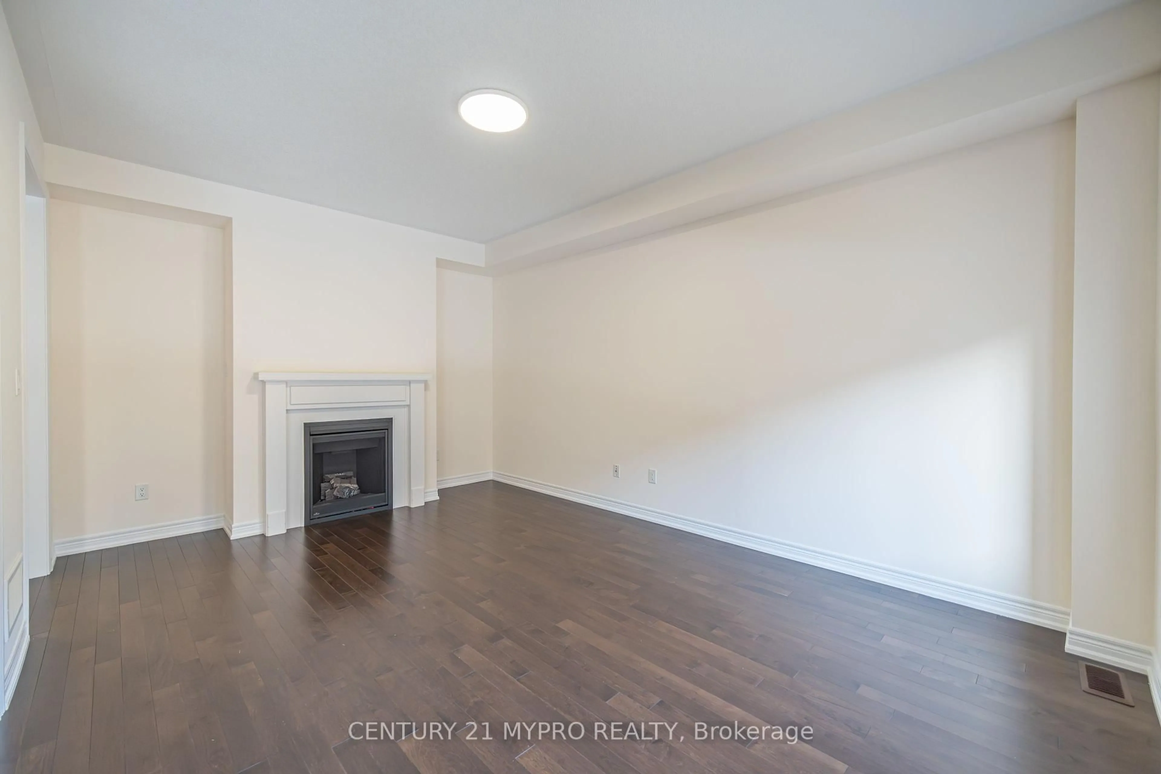 A pic of a room for 33 PIETROWSKI Dr, Georgina Ontario L4P 0J7