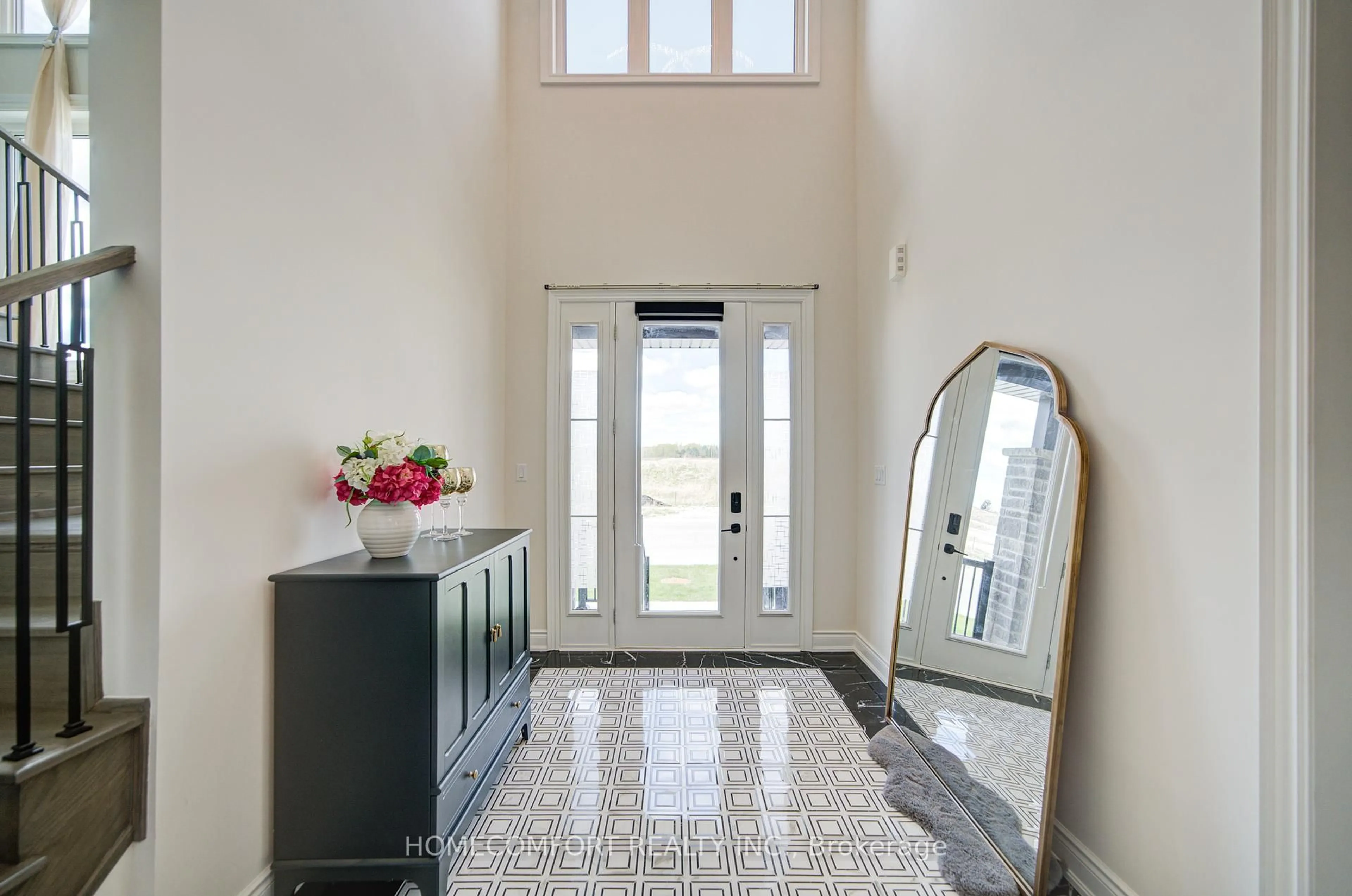 Indoor entryway for 578 Baker Hill Blvd, Whitchurch-Stouffville Ontario L4A 0T8