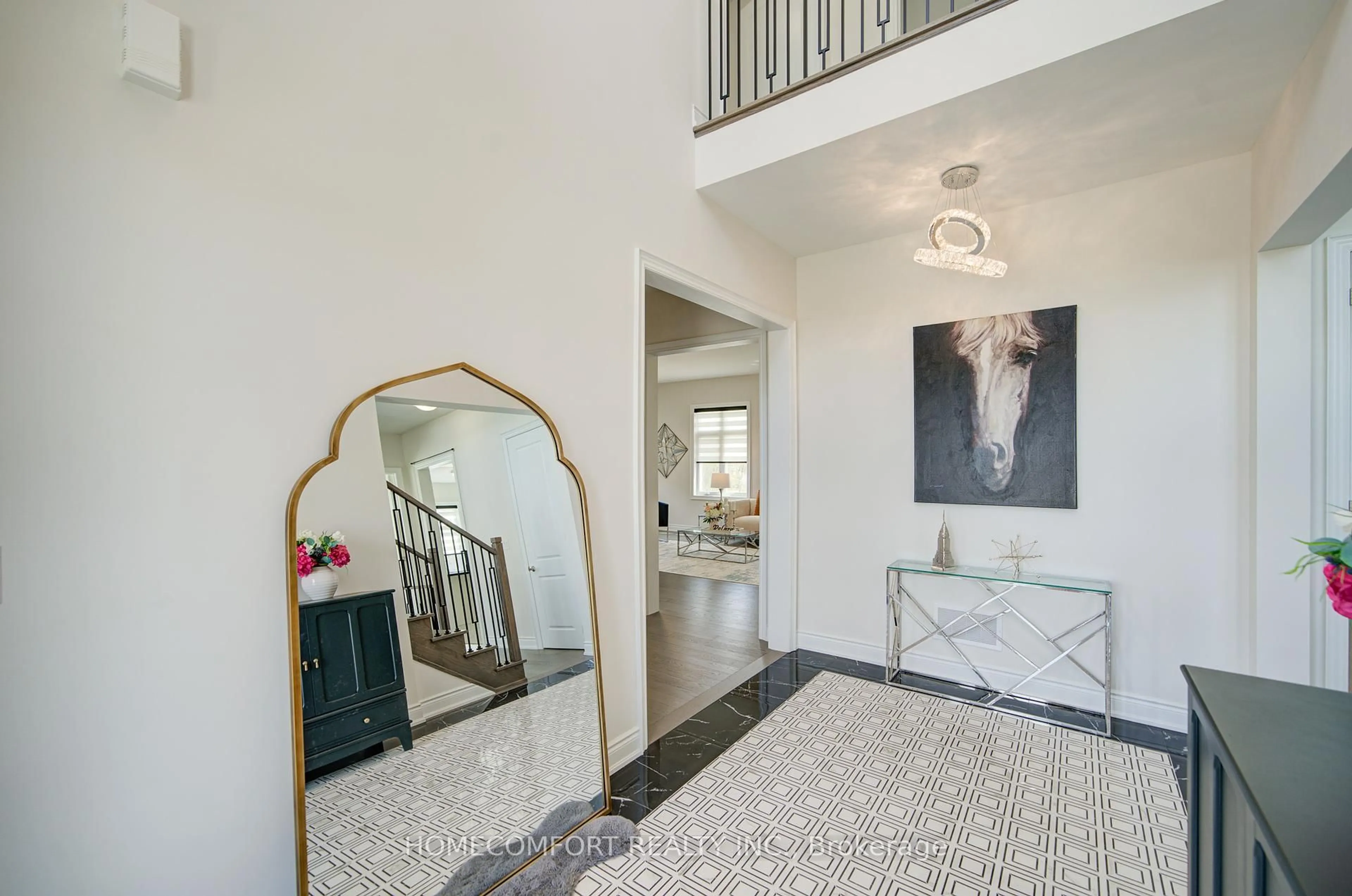 Indoor entryway for 578 Baker Hill Blvd, Whitchurch-Stouffville Ontario L4A 0T8
