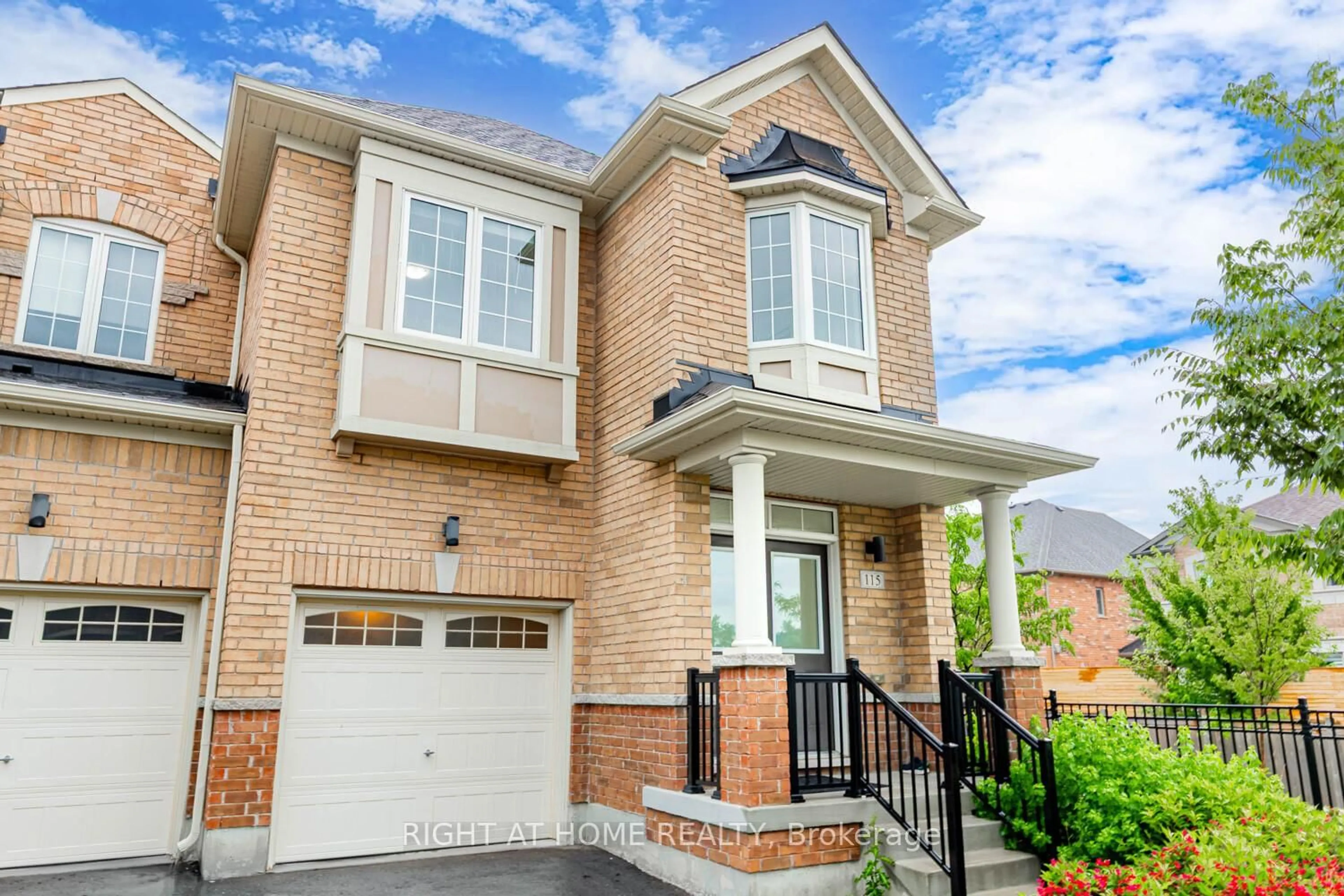 Home with brick exterior material, street for 115 Knott End Cres, Newmarket Ontario L3Y 0E4