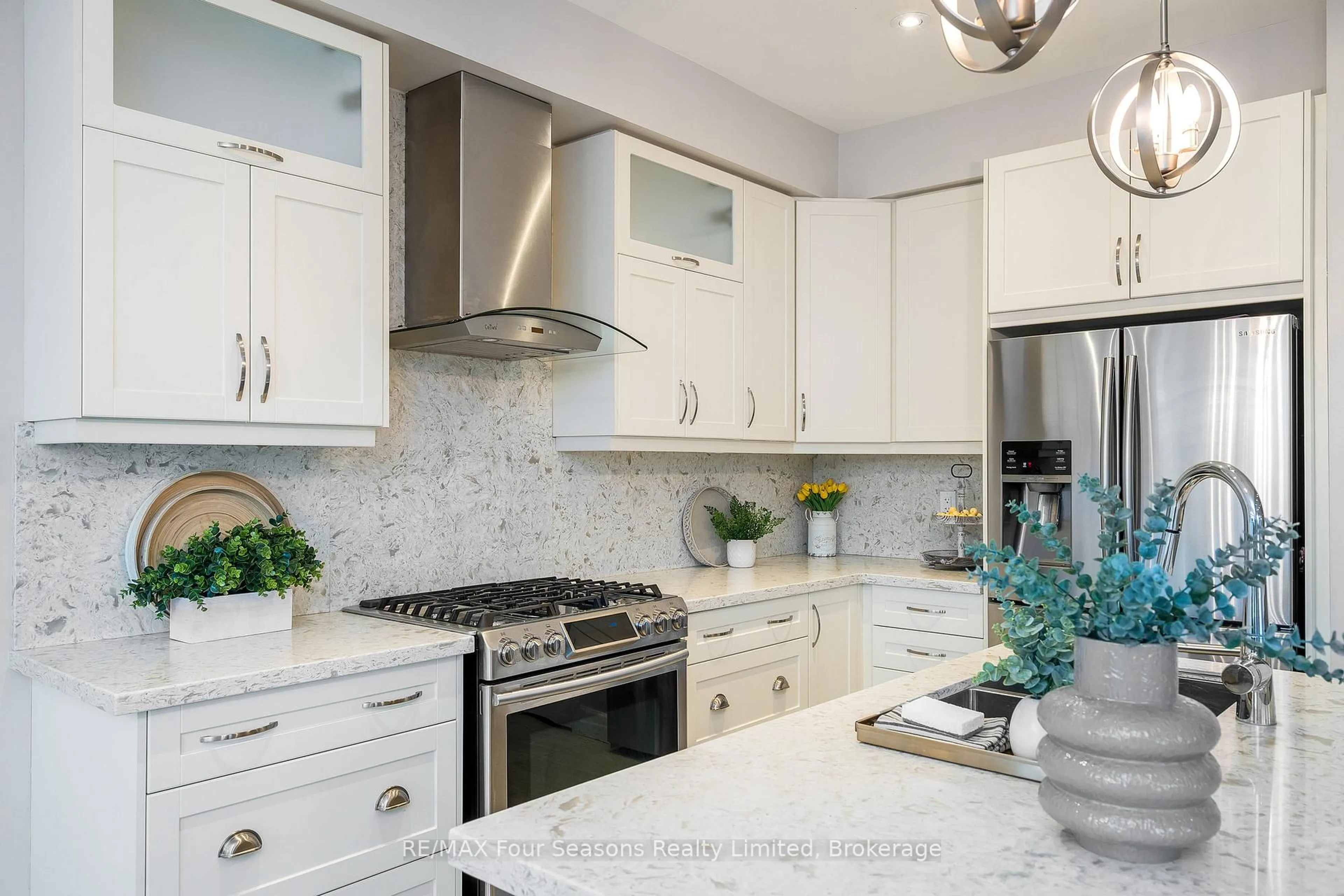 Contemporary kitchen, ceramic/tile floor for 29 Wagner Cres, Essa Ontario L0M 1B5