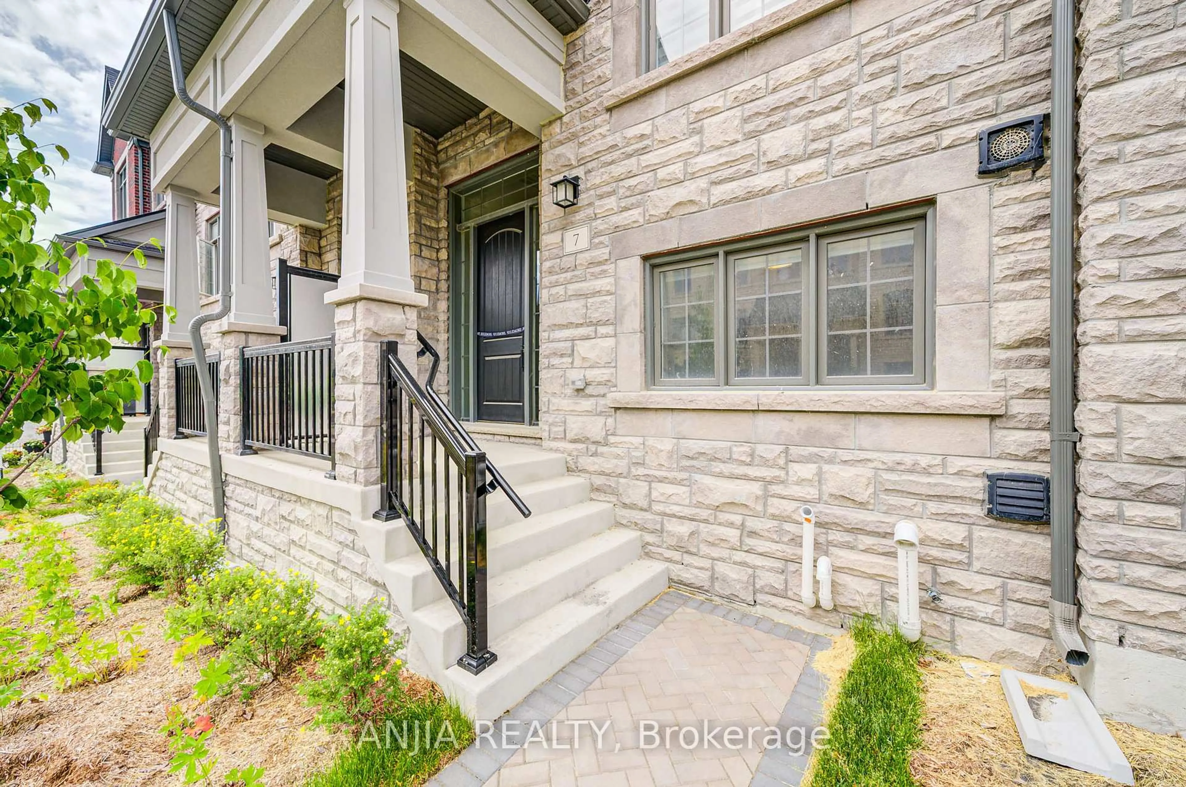 Home with brick exterior material, street for 7 Bright Terrace Way, Markham Ontario L6C 3L5