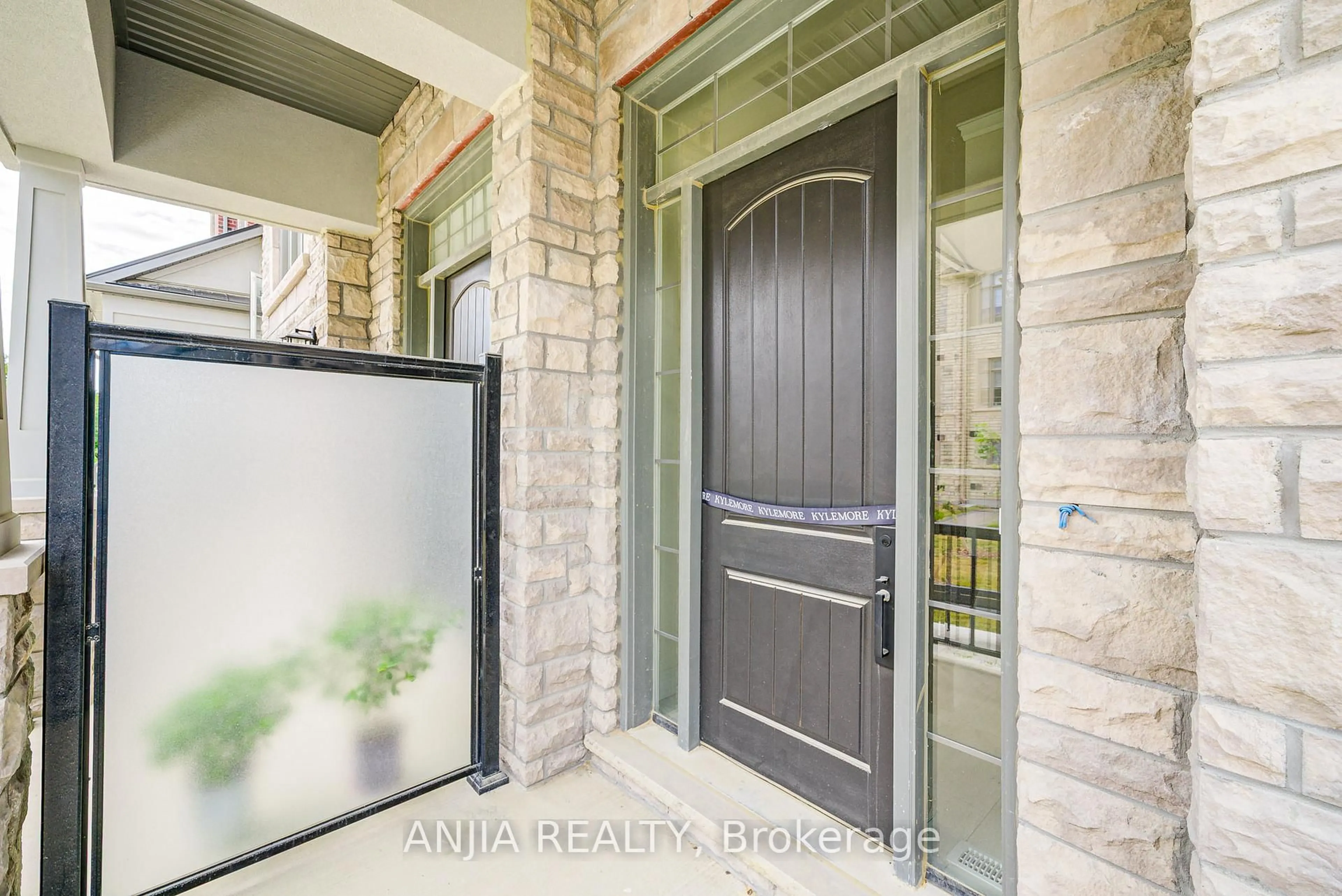 Indoor entryway for 7 Bright Terrace Way, Markham Ontario L6C 3L5