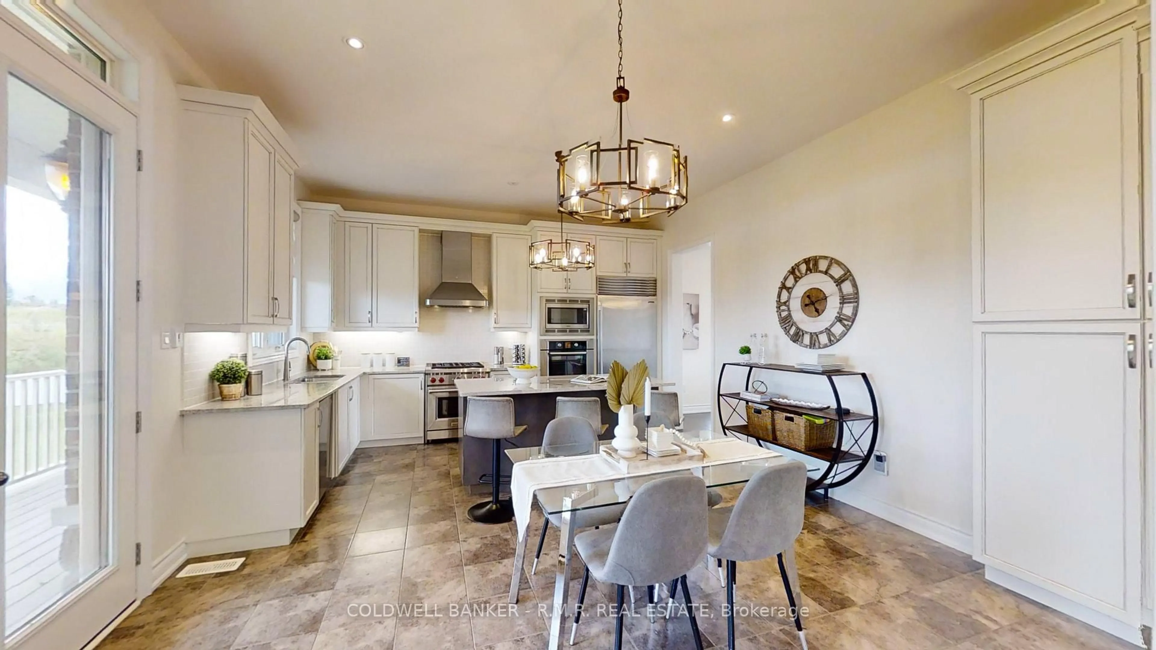 Open concept kitchen, ceramic/tile floor for 19 Forestgreen Dr, Uxbridge Ontario L9P 0B8