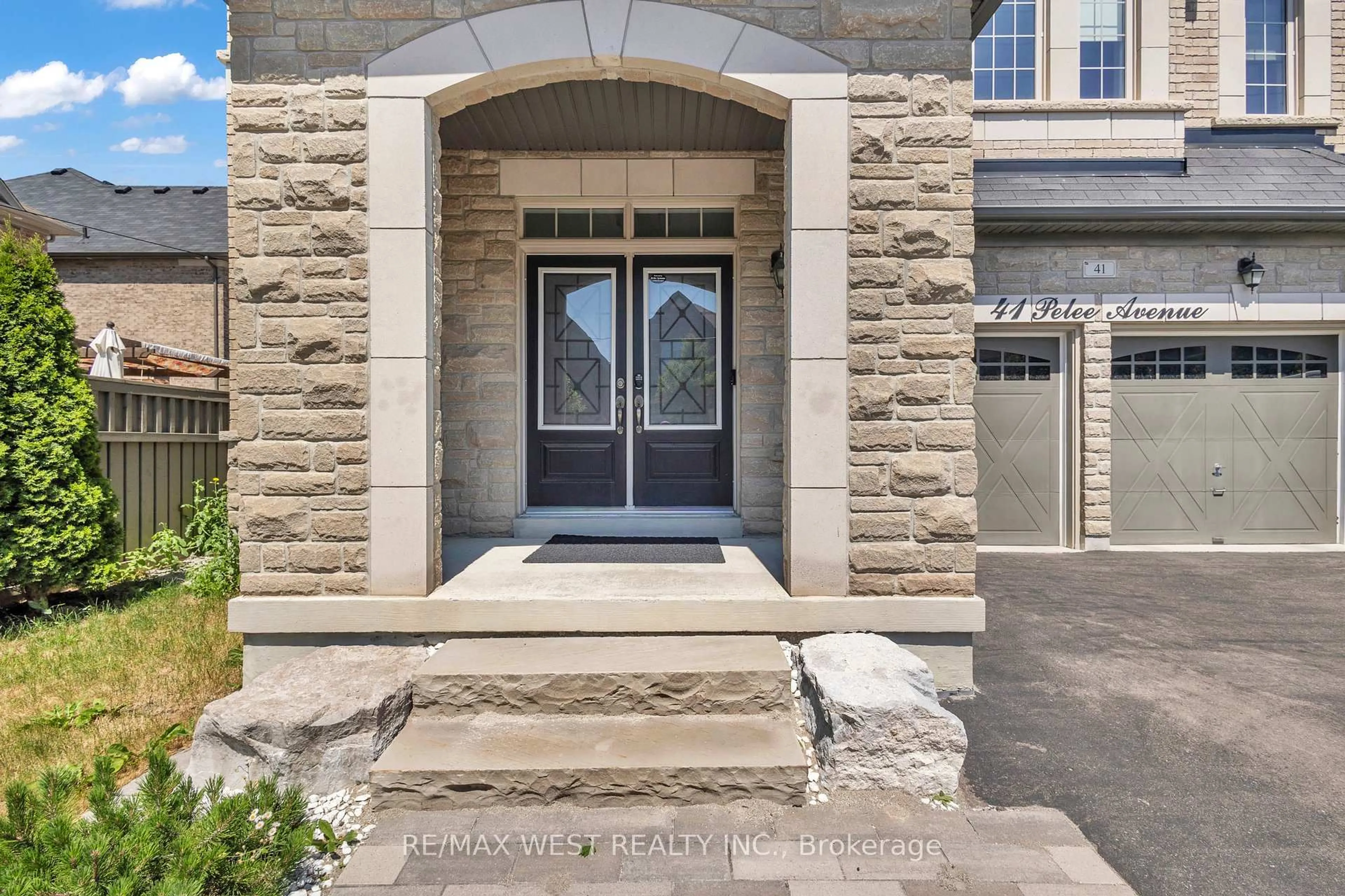 Unknown for 41 Pelee Ave, Vaughan Ontario L4H 3Y9