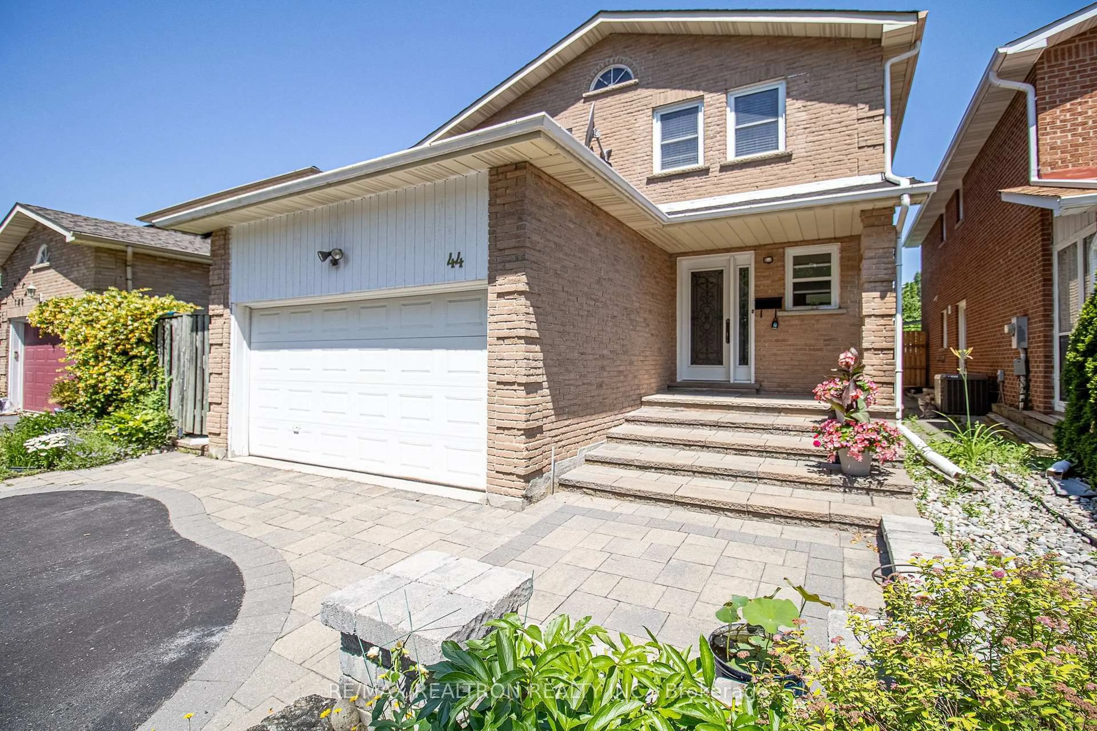 Home with brick exterior material, street for 44 Graham Cres, Markham Ontario L3P 4M1