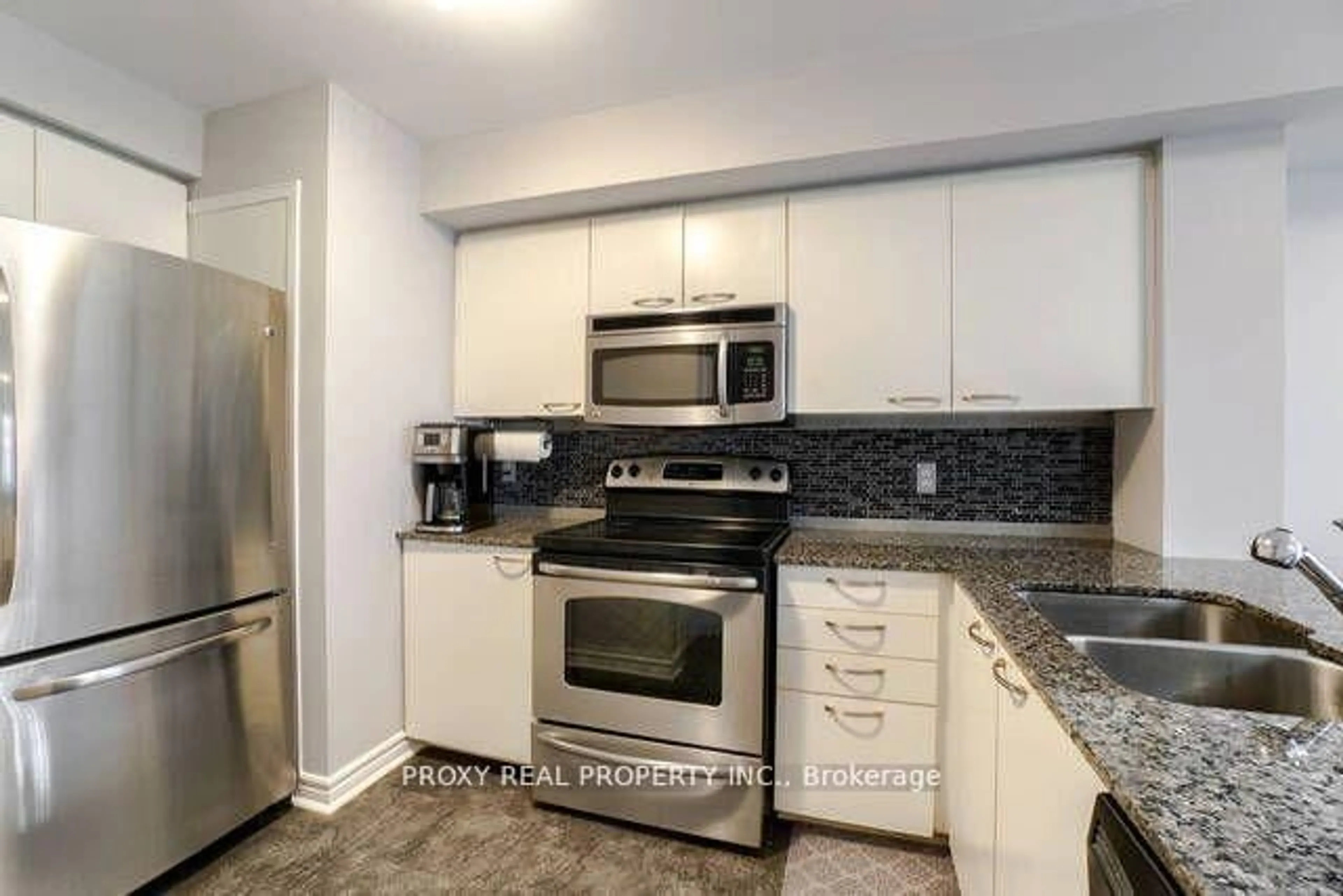 Standard kitchen, unknown for 75 Weldrick Rd #829, Richmond Hill Ontario L4C 0H9