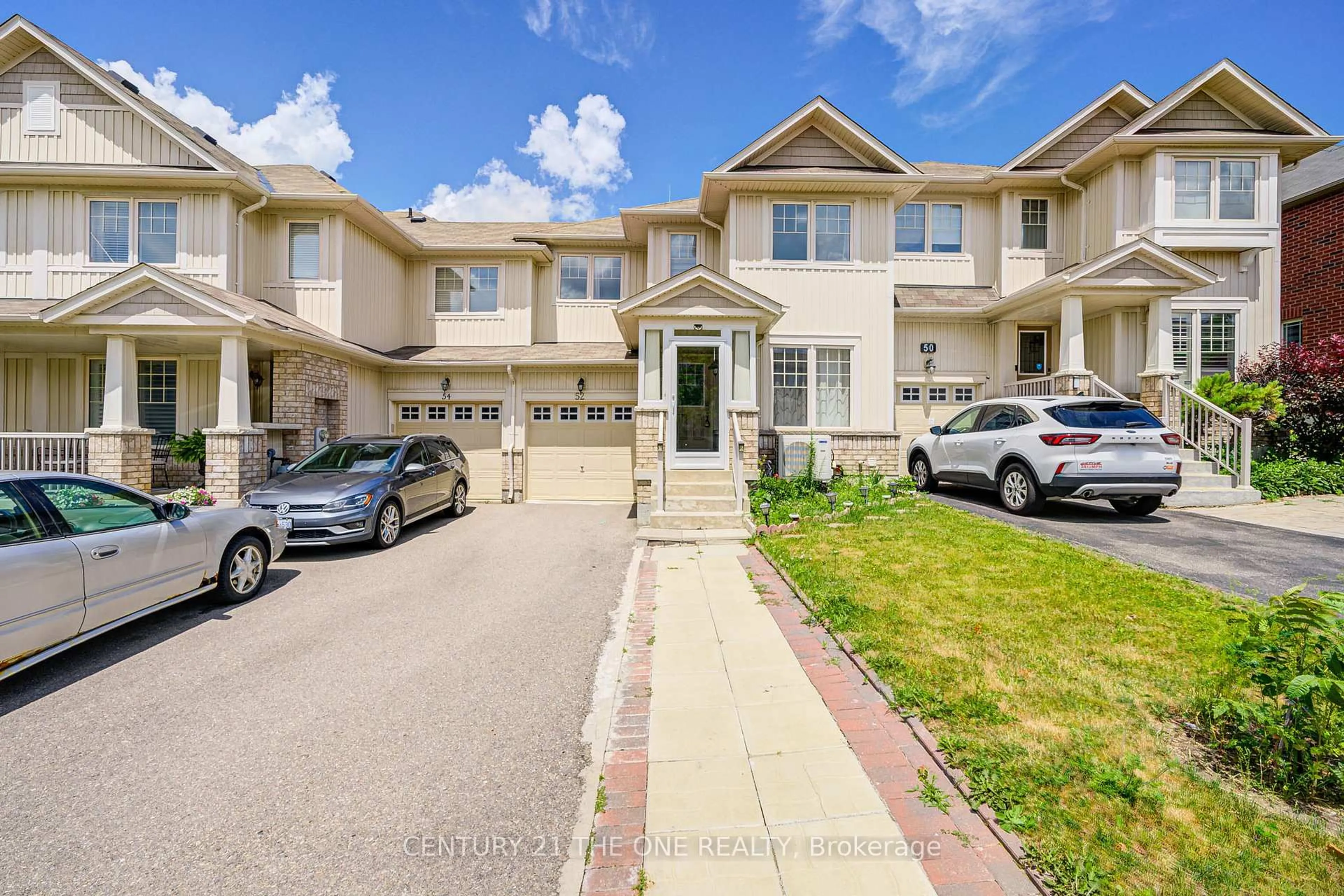 A pic from outside/outdoor area/front of a property/back of a property/a pic from drone, street for 52 Stoyell Dr, Richmond Hill Ontario L4E 0M7