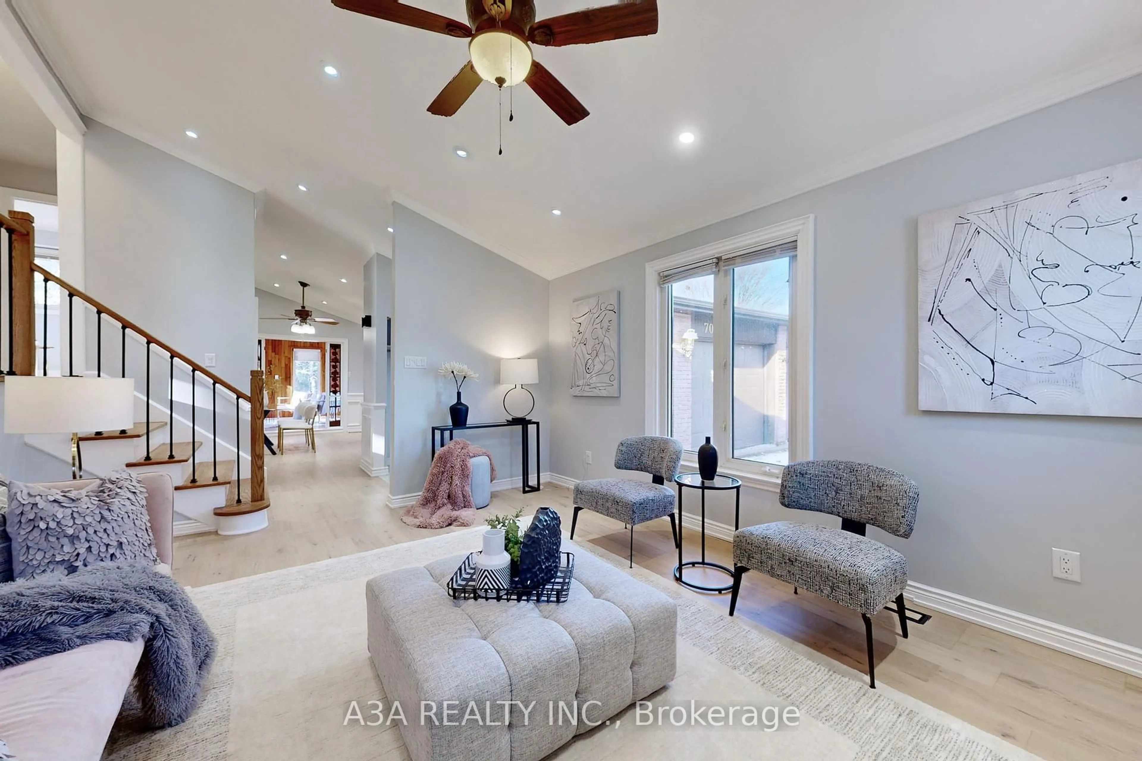 Living room with furniture, unknown for 70 Belfry Dr, Newmarket Ontario L3Y 3G1