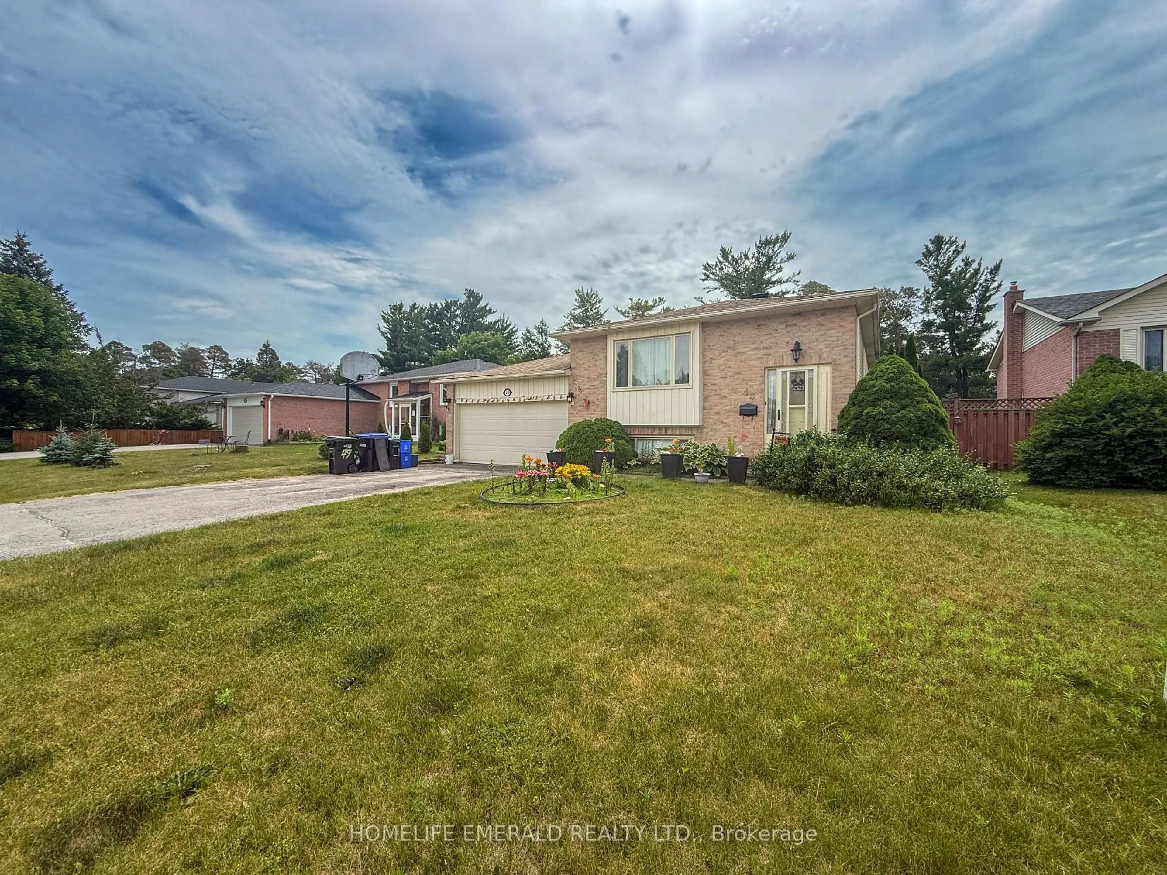 A pic from outside/outdoor area/front of a property/back of a property/a pic from drone, unknown for 49 Sandy Lane, Essa Ontario L3W 0J5