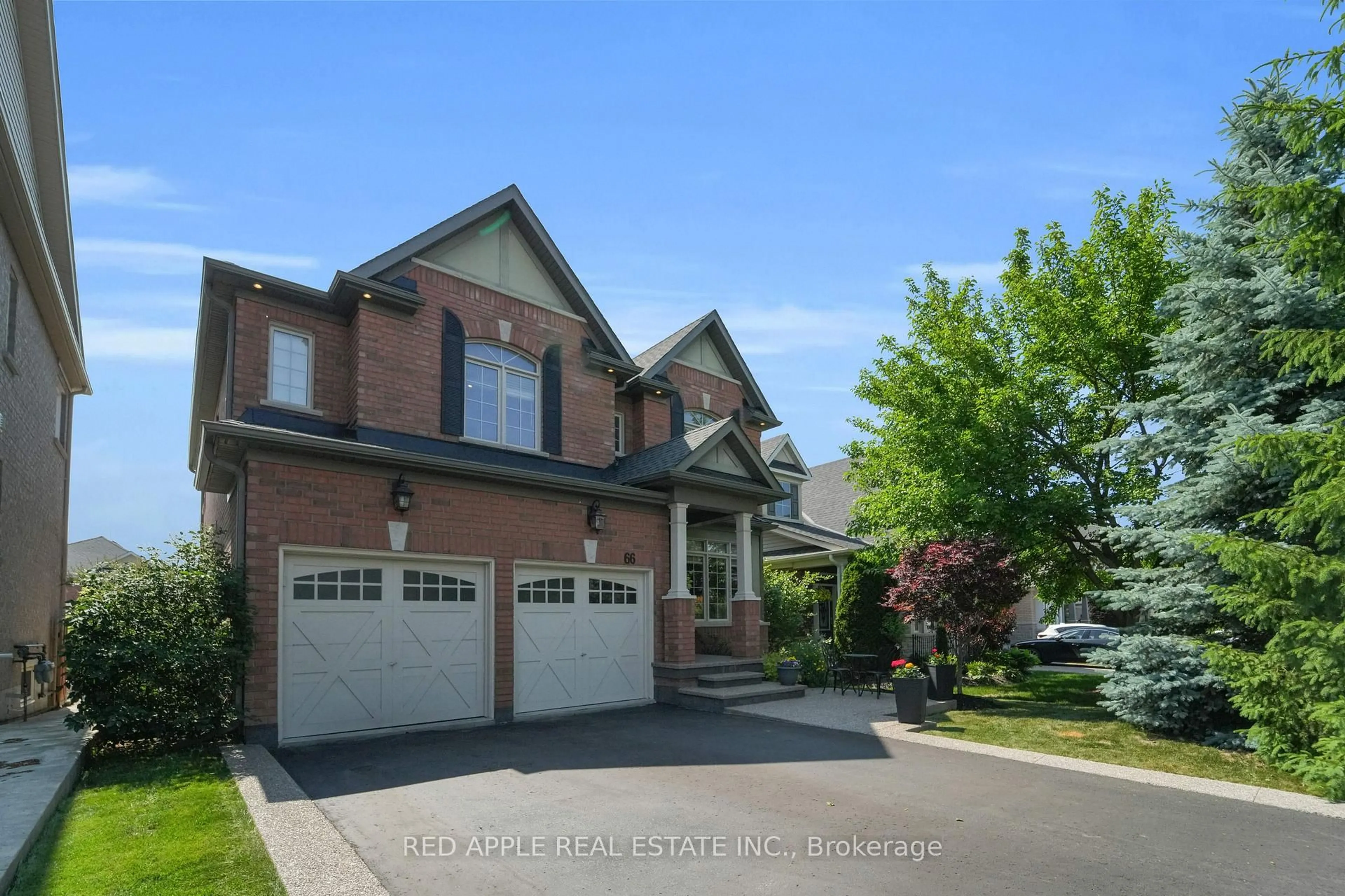 Home with brick exterior material, street for 66 Milligan St, Bradford West Gwillimbury Ontario L3Z 0A5