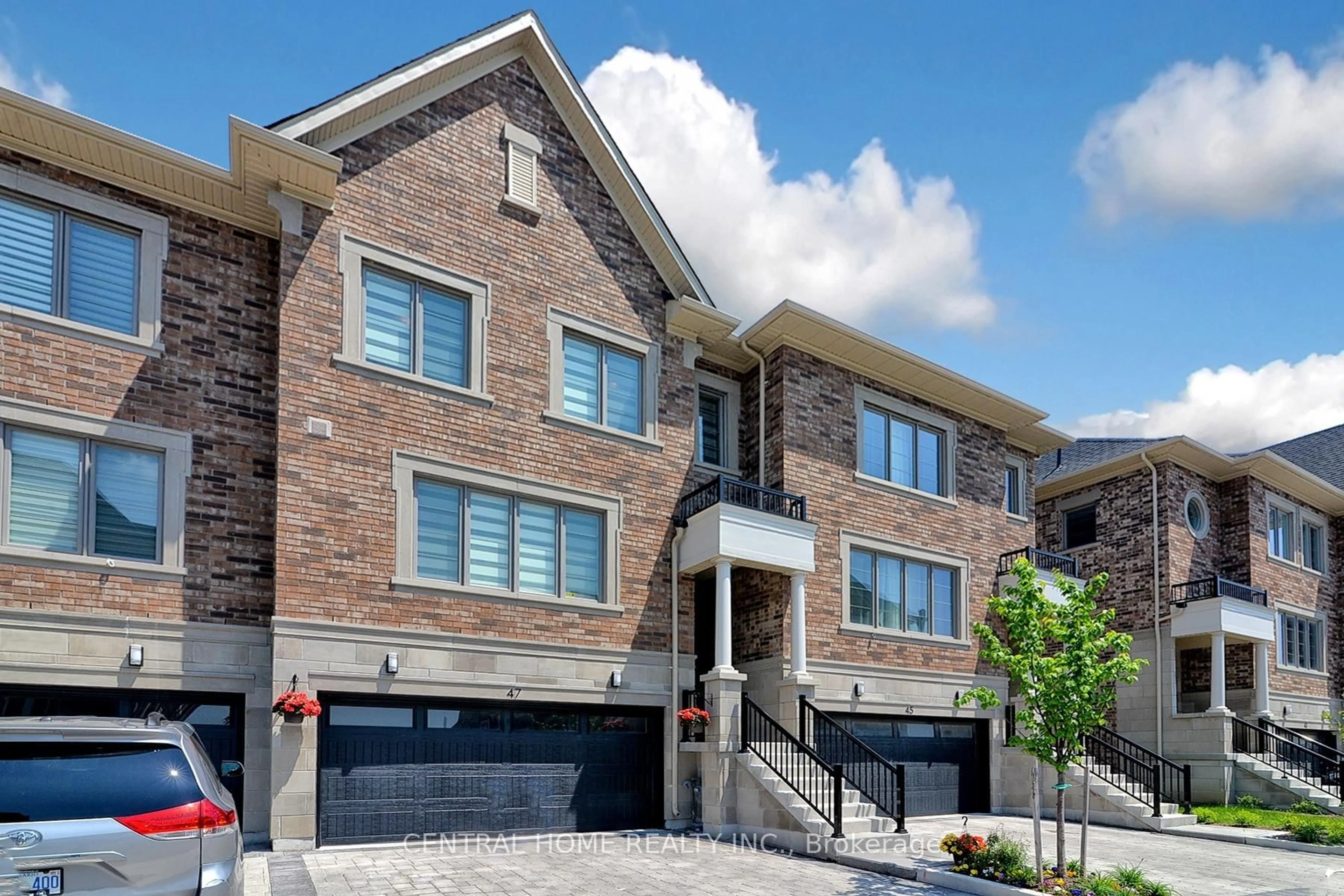 Home with brick exterior material, street for 47 Divon Lane, Richmond Hill Ontario L4B 0G4