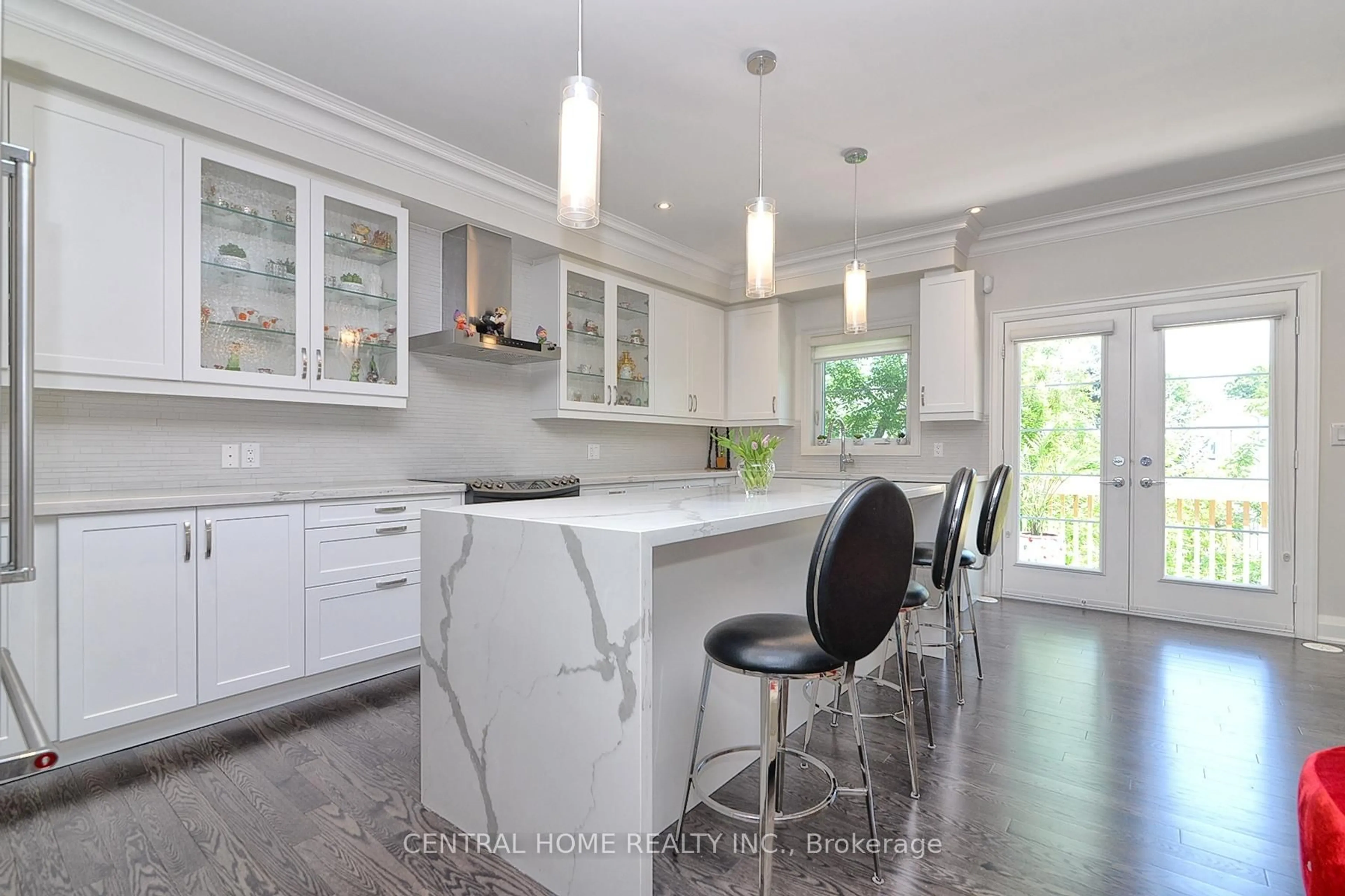 Contemporary kitchen, ceramic/tile floor for 47 Divon Lane, Richmond Hill Ontario L4B 0G4