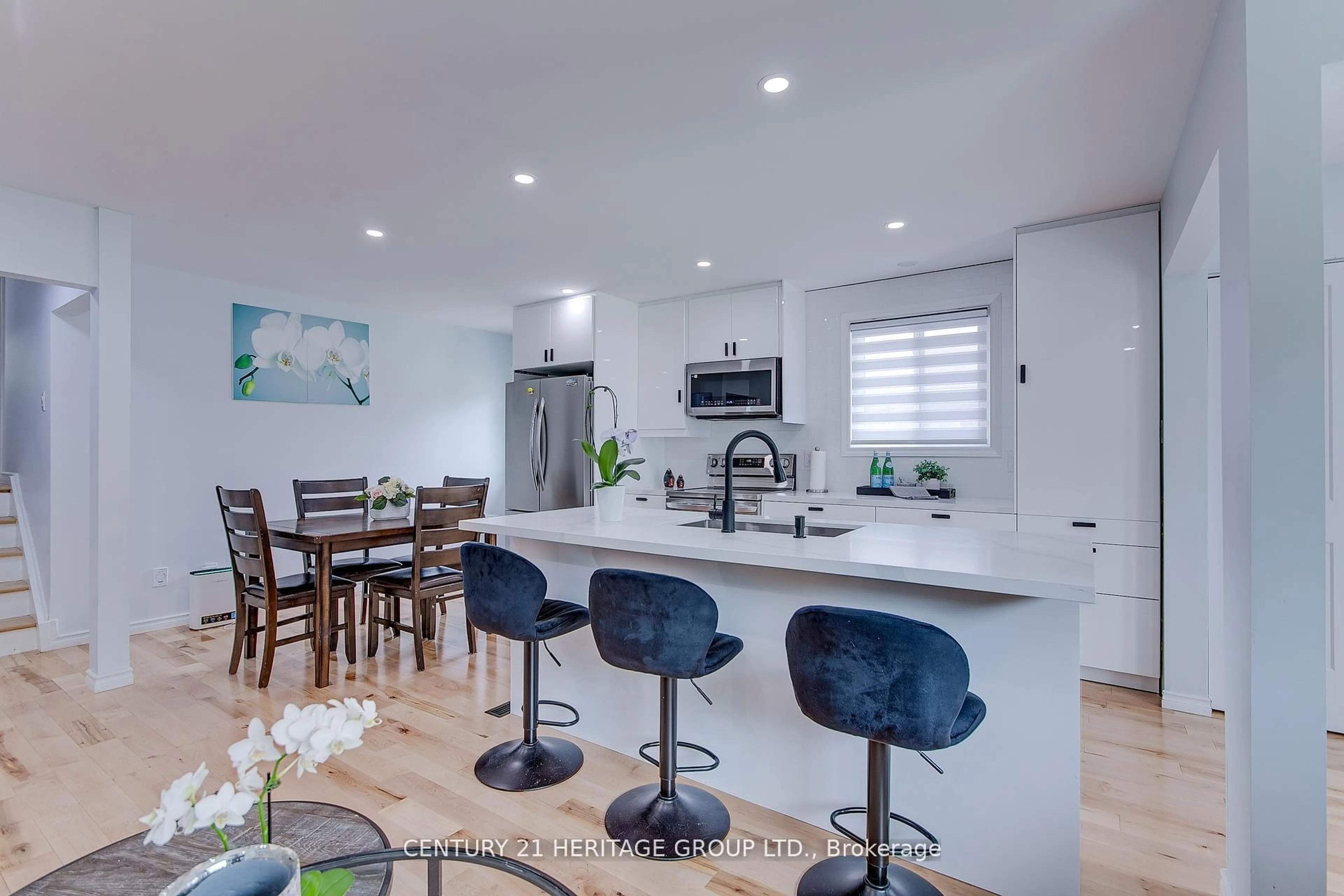 Open concept kitchen, ceramic/tile floor for 68 Adeline Ave, New Tecumseth Ontario L0G 1W0