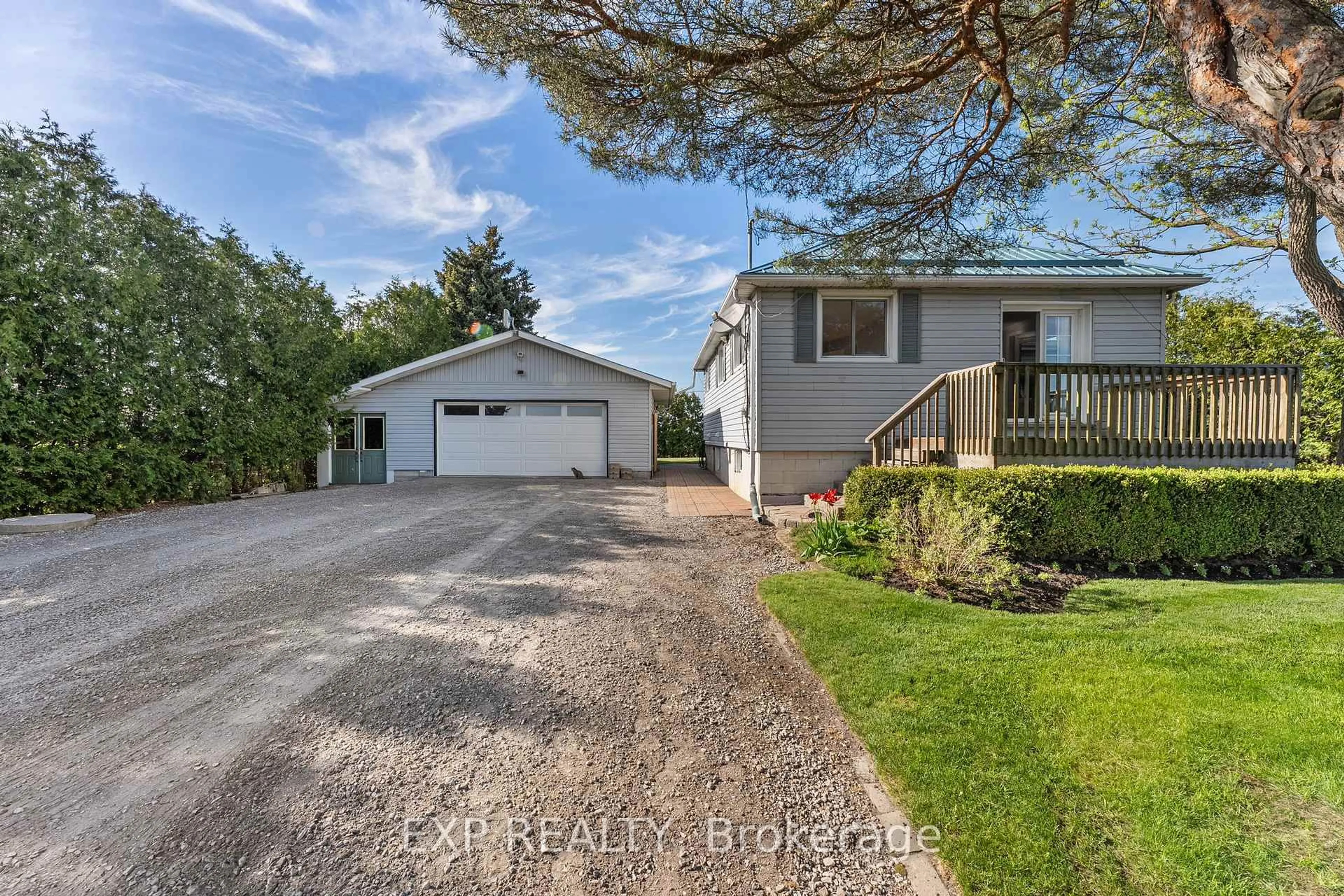 A pic from outside/outdoor area/front of a property/back of a property/a pic from drone, water/lake/river/ocean view for 150 King St, King Ontario L3Y 4V9