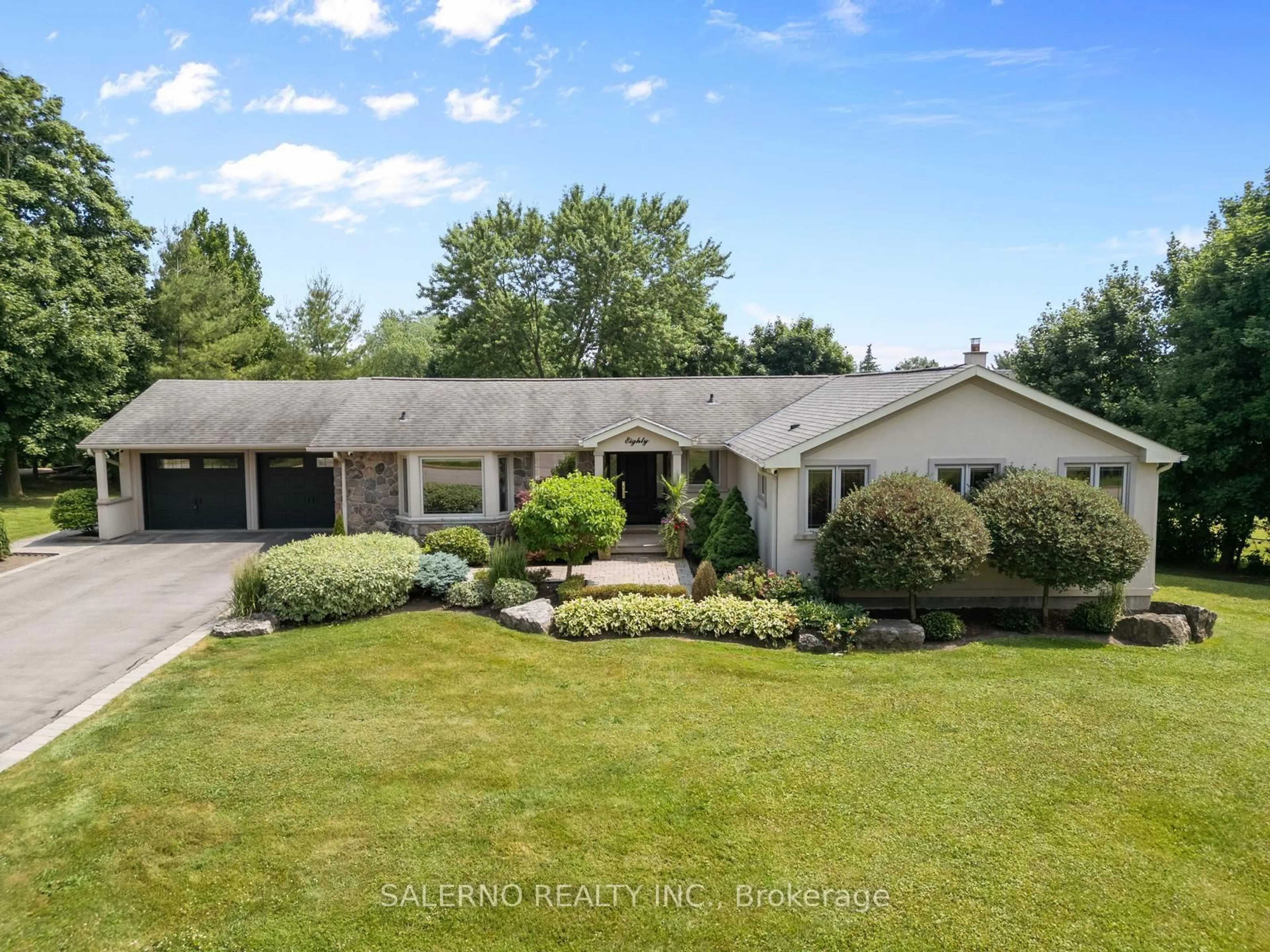 A pic from outside/outdoor area/front of a property/back of a property/a pic from drone, street for 80 Noblewood Dr, King Ontario L0G 1N0
