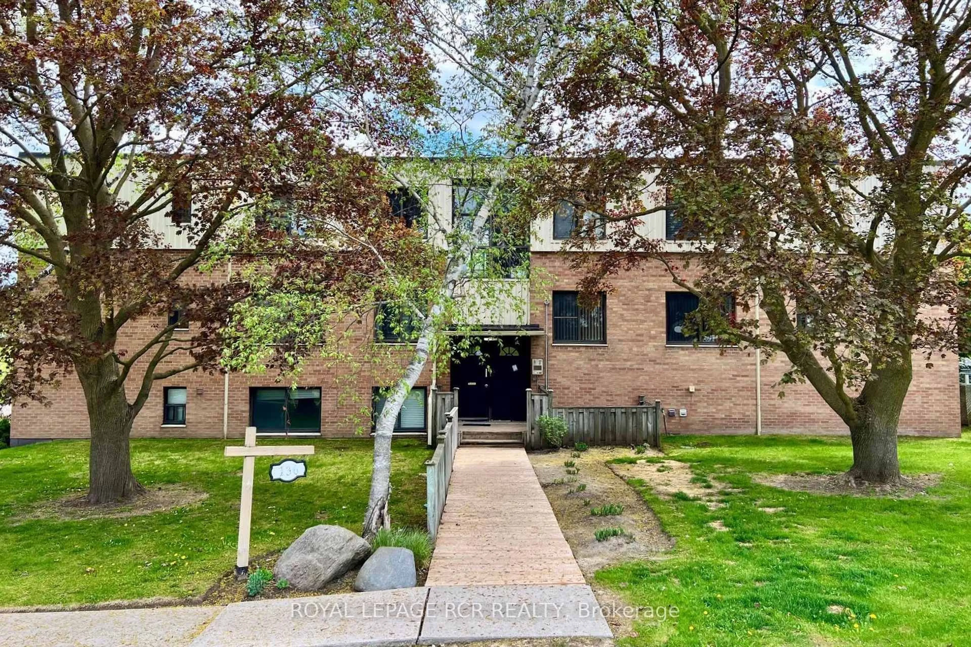 Indoor foyer for 136 Scanlon Ave #9, Bradford West Gwillimbury Ontario L3Z 1G6