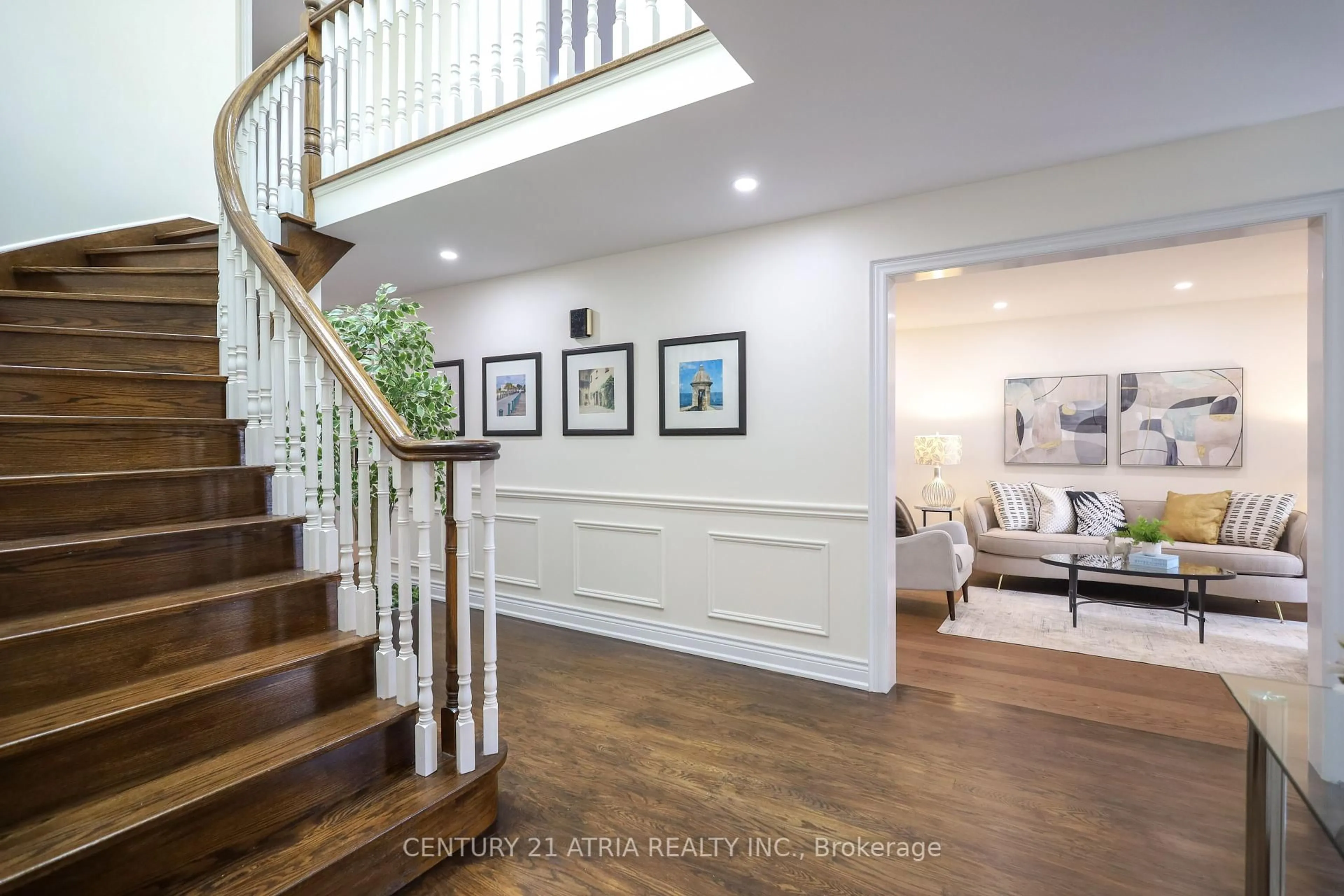 Indoor entryway for 26 Royal Palm Dr, Vaughan Ontario L4J 5R3