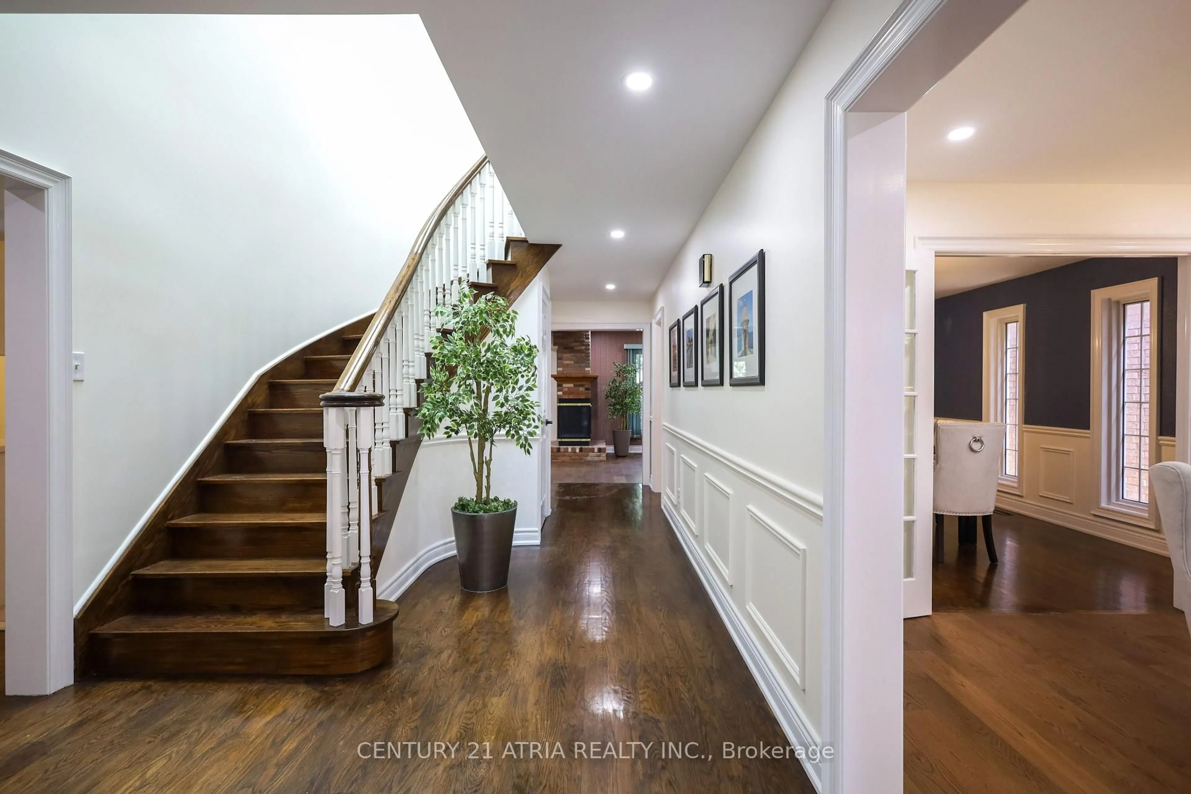 Indoor entryway for 26 Royal Palm Dr, Vaughan Ontario L4J 5R3