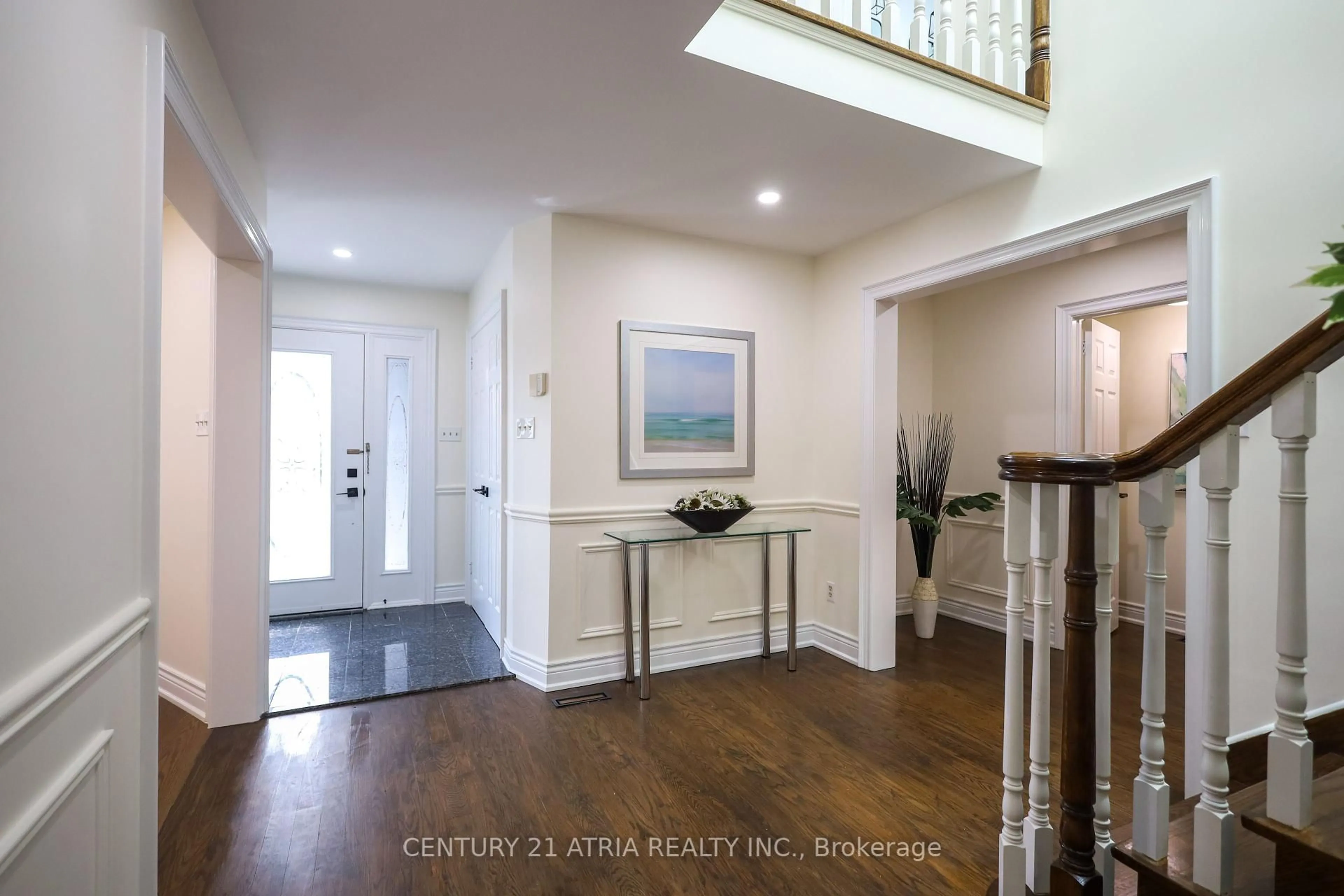 Indoor entryway for 26 Royal Palm Dr, Vaughan Ontario L4J 5R3