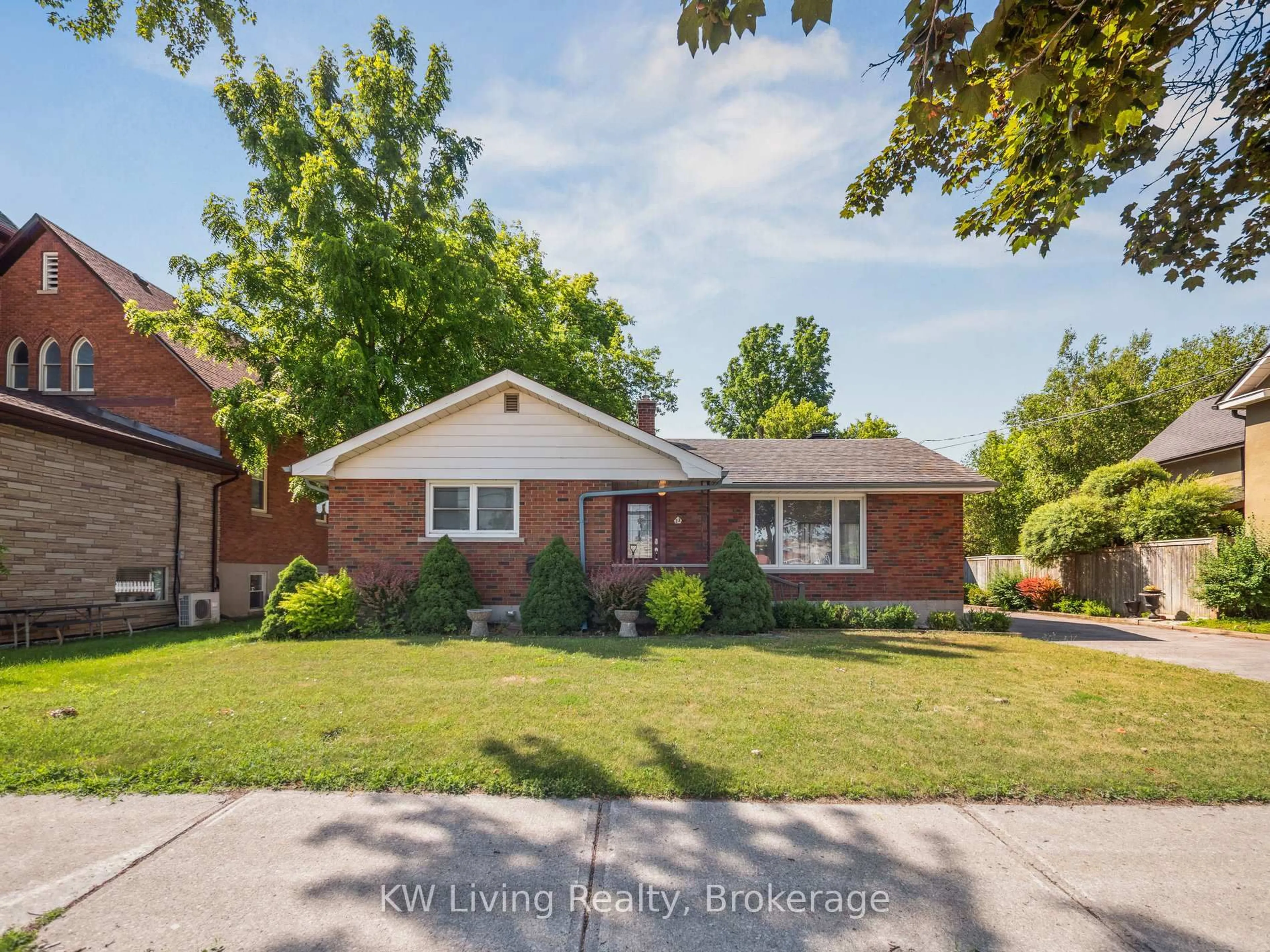 Home with brick exterior material, street for 23 Wellington St, New Tecumseth Ontario L9R 1G8