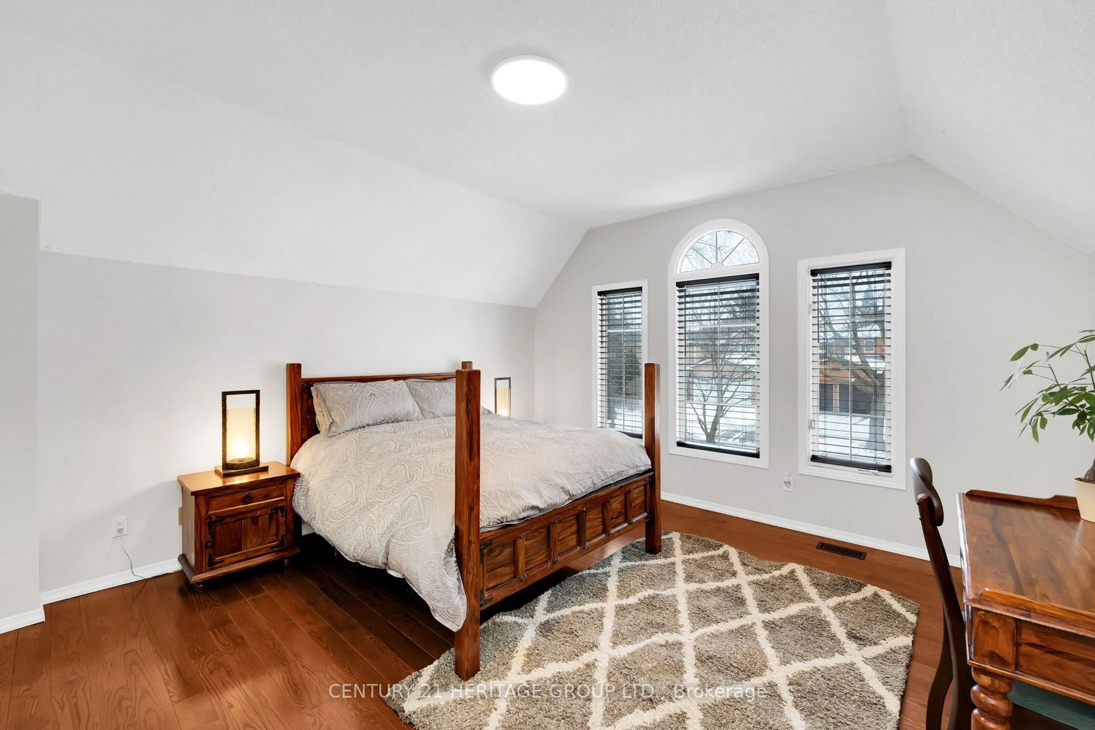 Bedroom with bed, unknown for 514 Keith Ave, Newmarket Ontario L3X 1V4