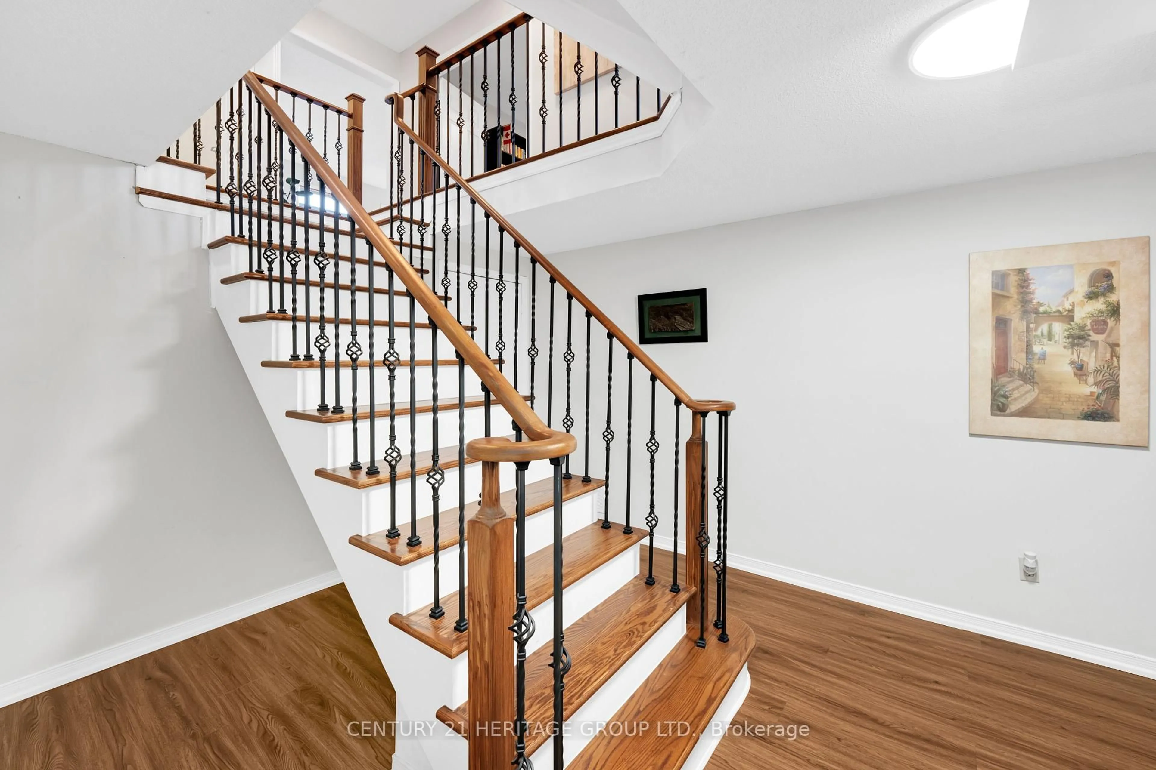 Stairs for 514 Keith Ave, Newmarket Ontario L3X 1V4