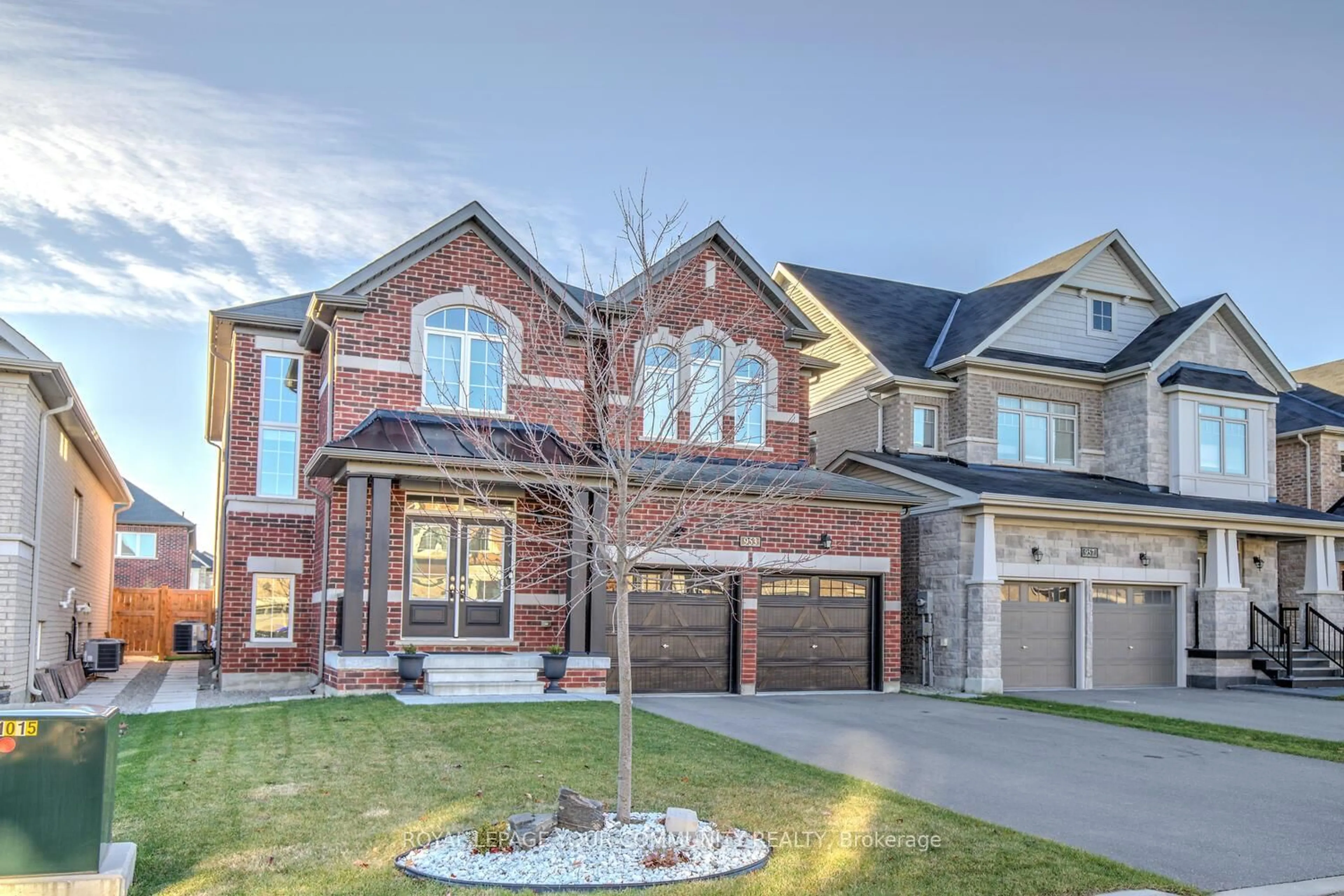 Home with brick exterior material, street for 953 Barton Way, Innisfil Ontario L9S 0N5