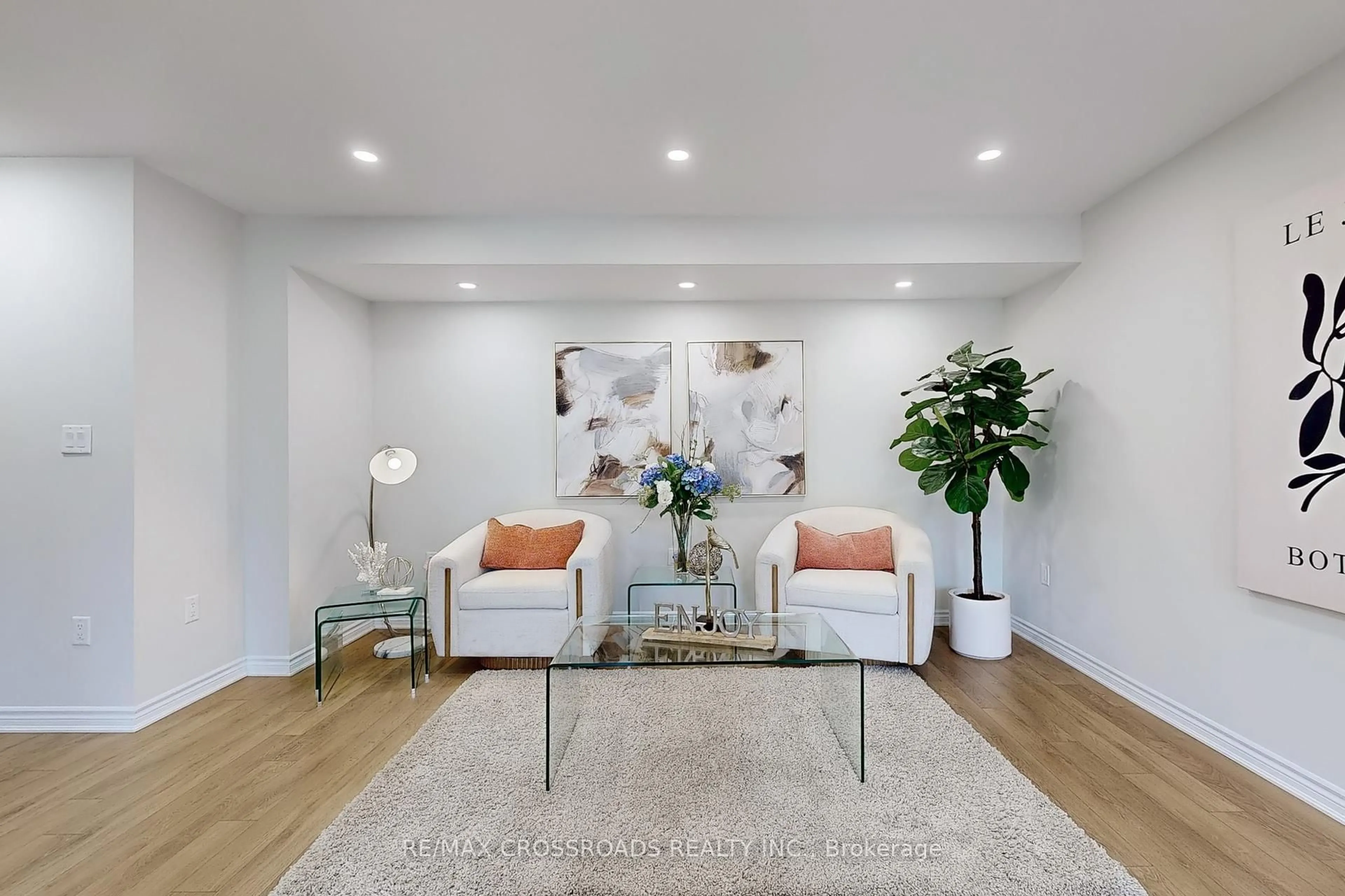 Living room with furniture, unknown for 90 Minlow Way, Aurora Ontario L4G 0Y1