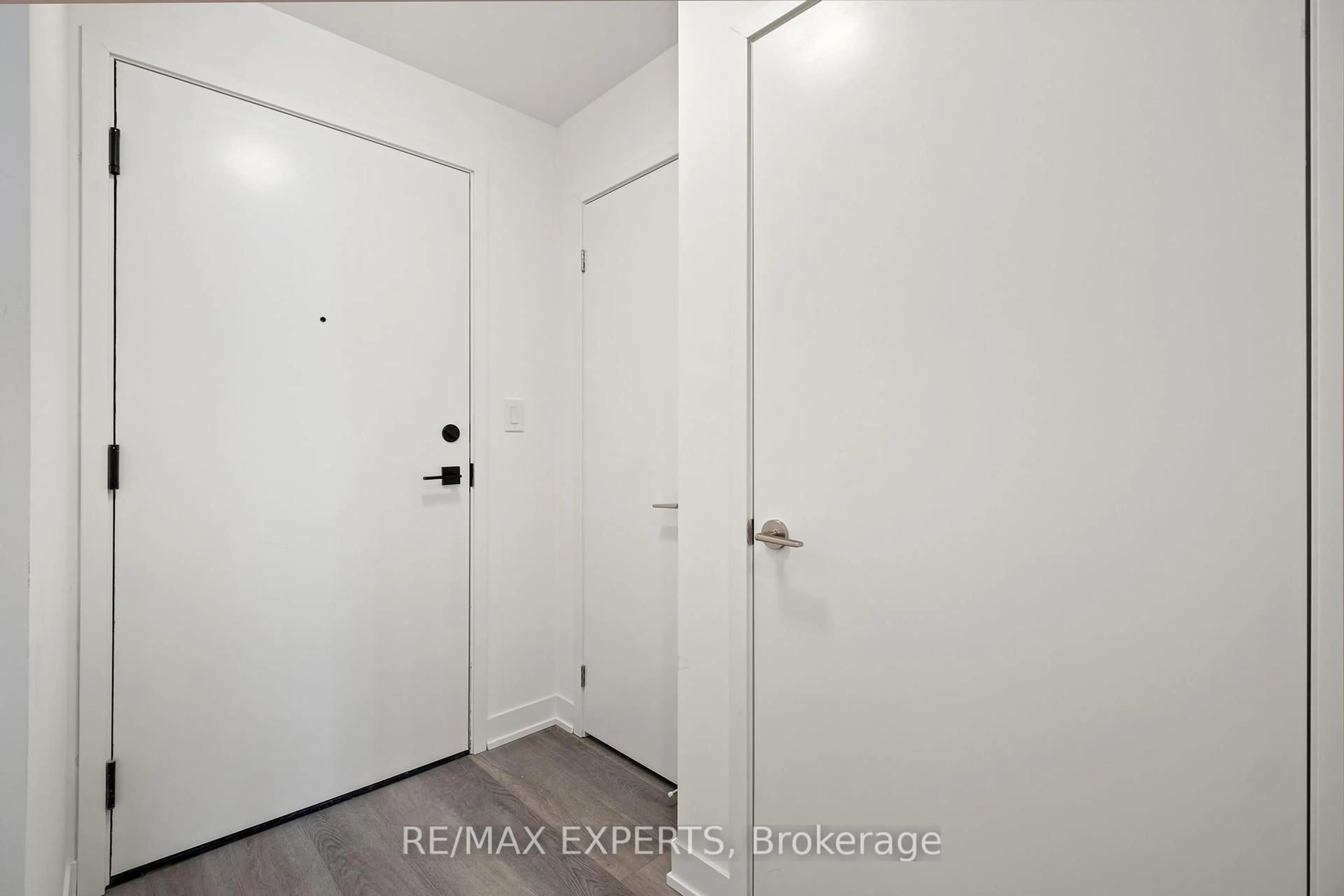 Unknown for 8119 Birchmount Rd #828, Markham Ontario L6G 0H5