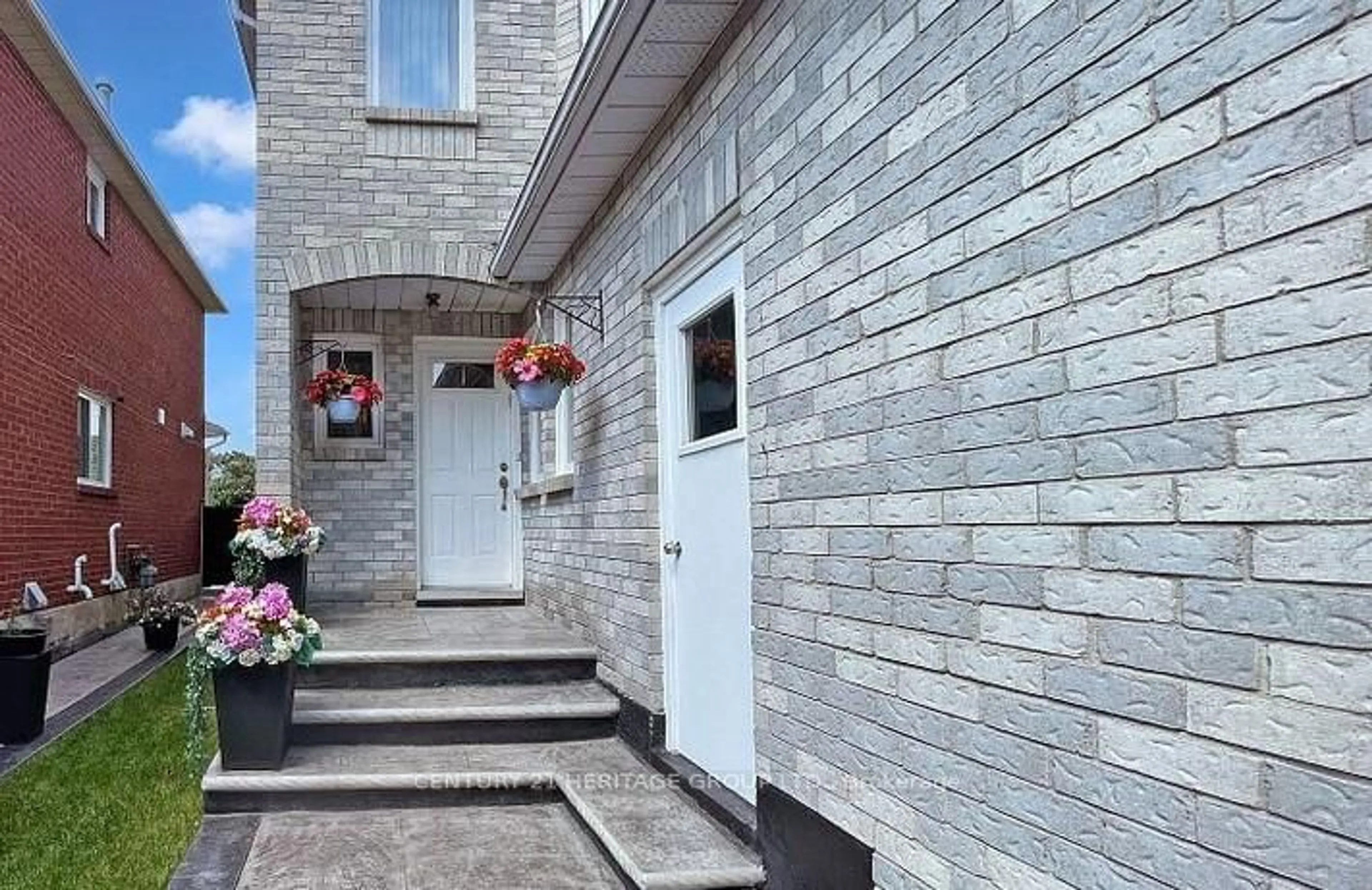 Home with brick exterior material, street for 46 Venice Cres, Vaughan Ontario L4J 7S9